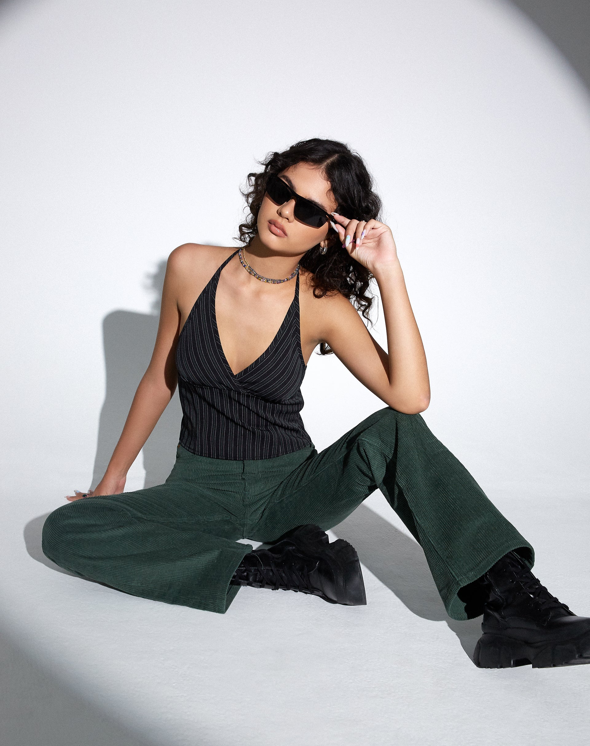 Bild von MOTEL X OLIVIA NEILL Hajra Vest Top in unregelmäßigen Streifen Schwarz