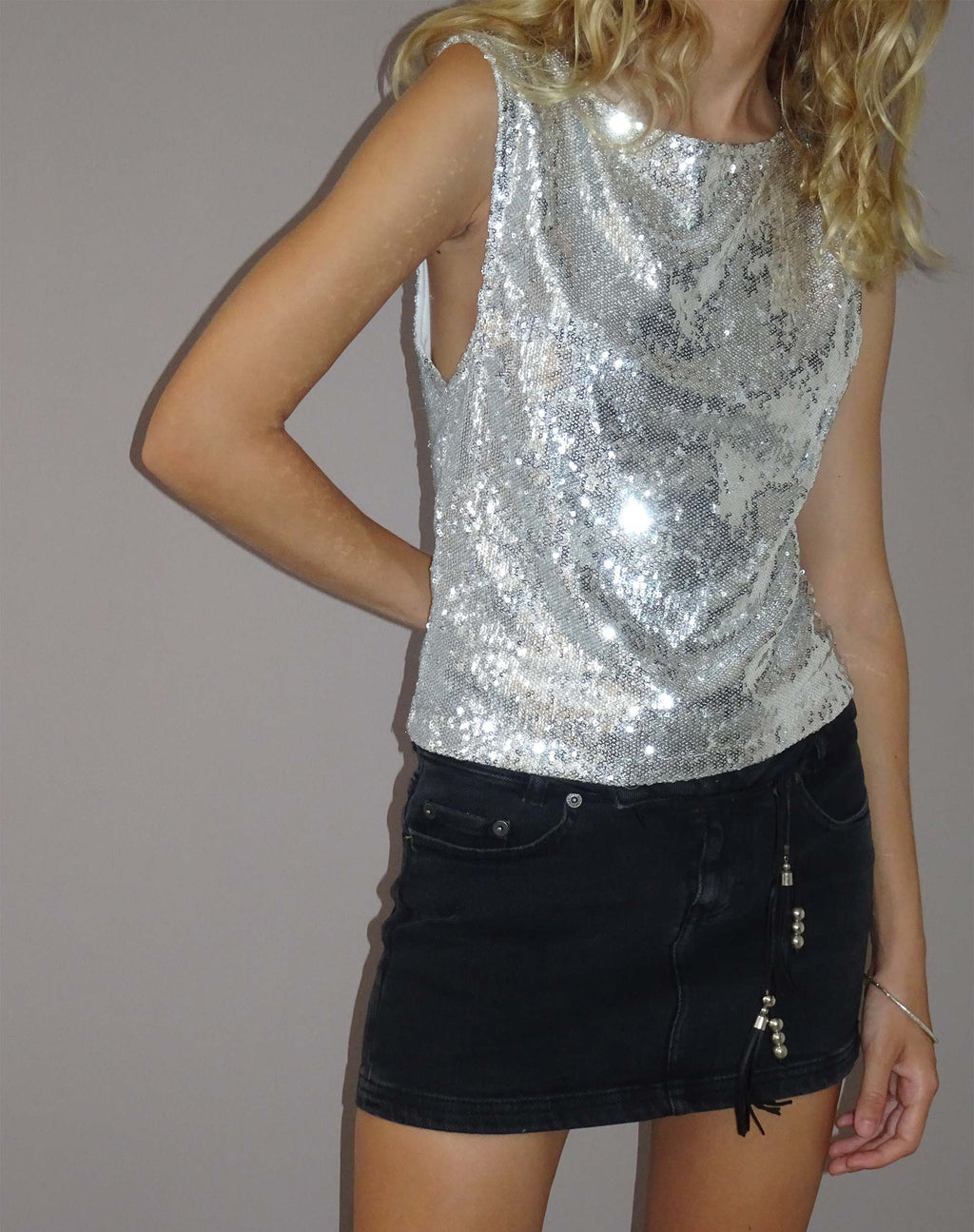 Hala Vest Top in Silber Chrom