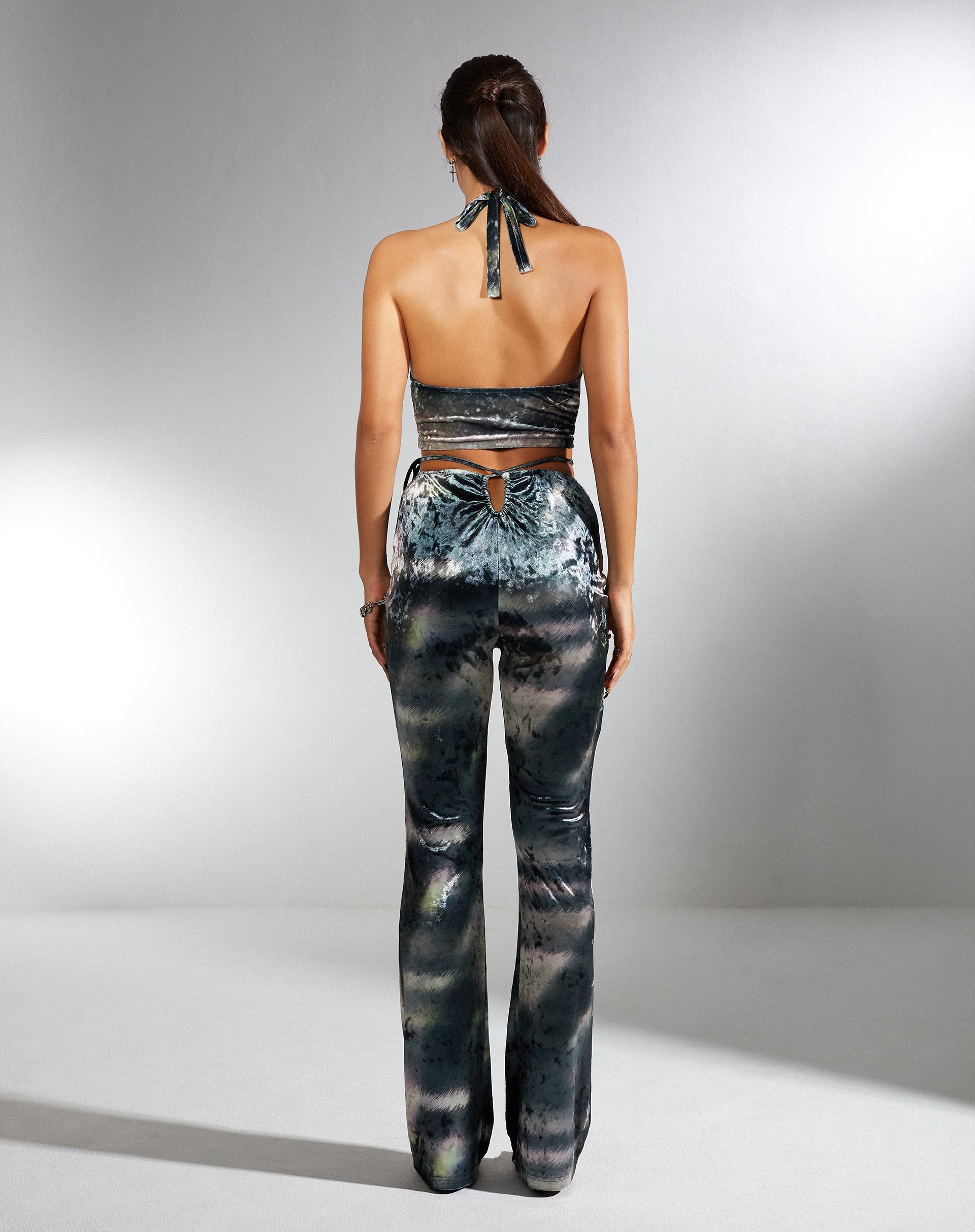 Bild von MOTEL X IRIS Halima Crop Top in abstraktem Tarnmuster
