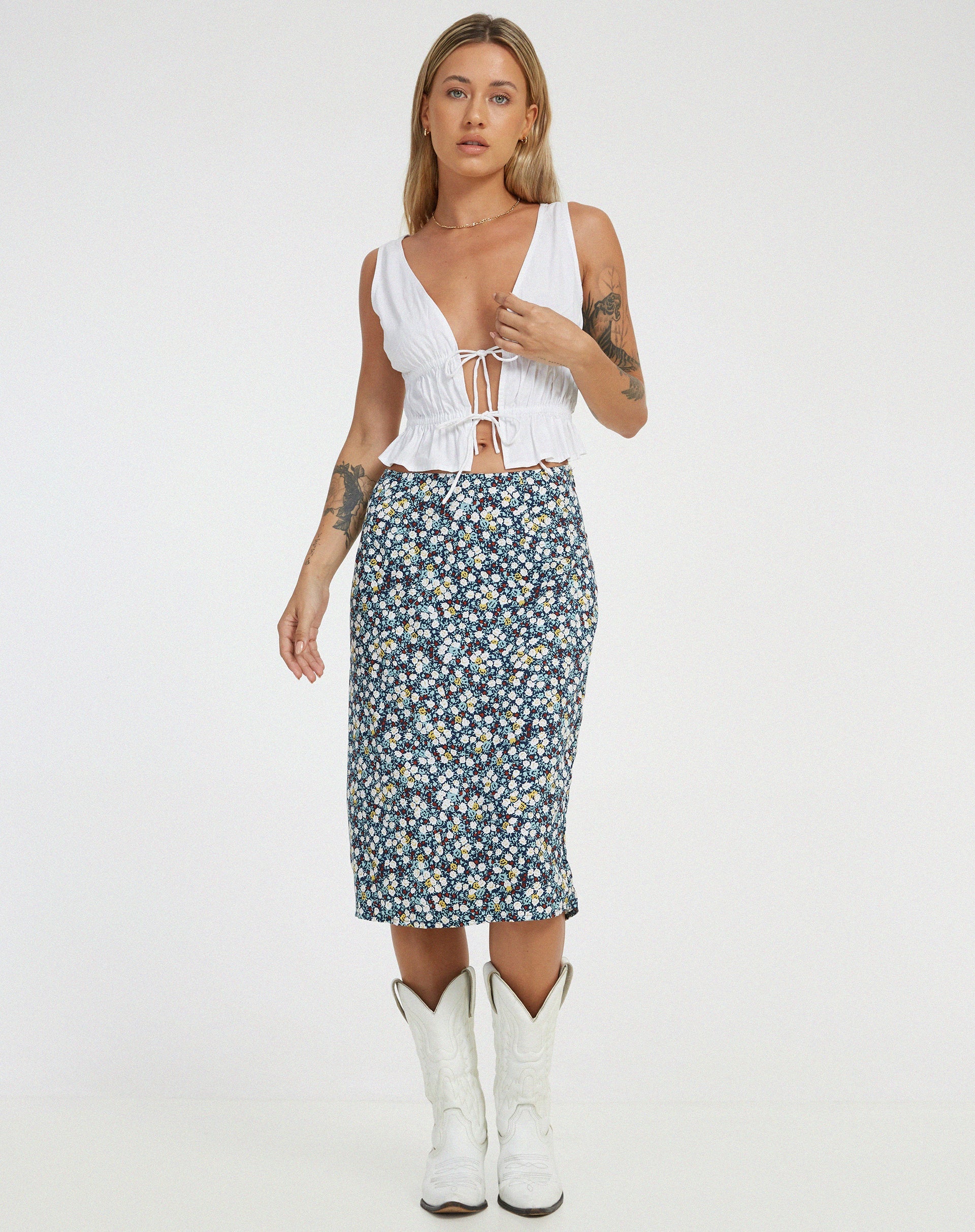 Abbildung des Harriet Midirocks in Floral Field Navy