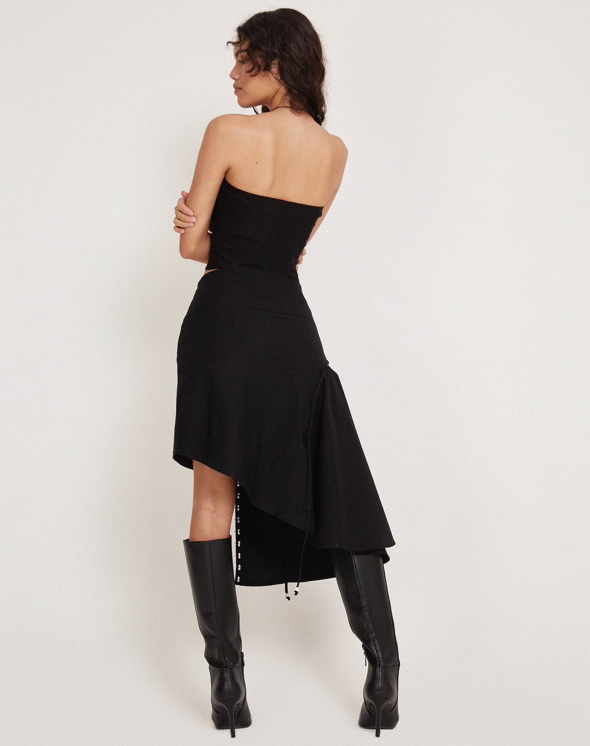Bild von Carlisia Asymmetrischer Midirock in Schwarz