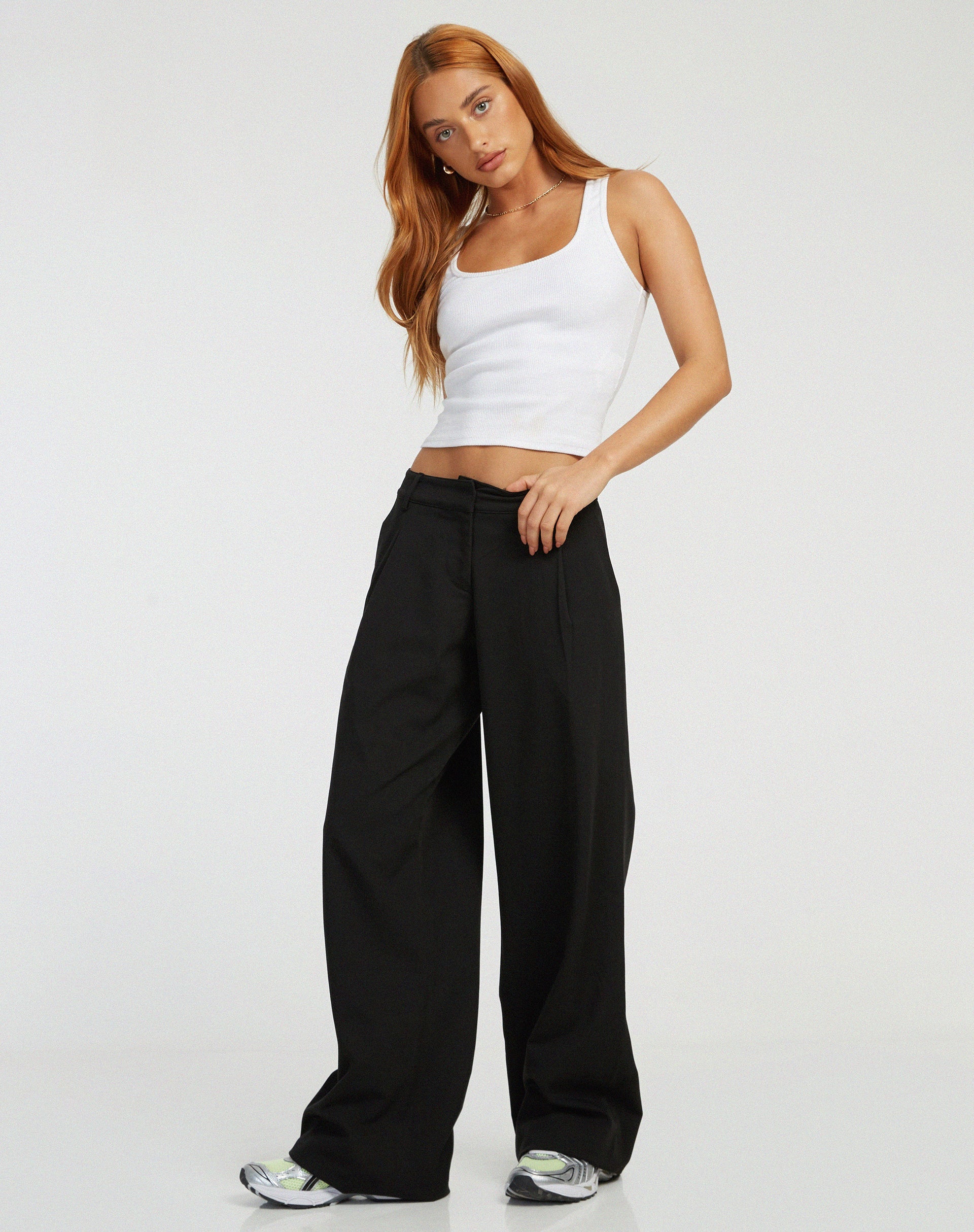 Abbildung der Hondra Wide Leg Trouser in Schwarz