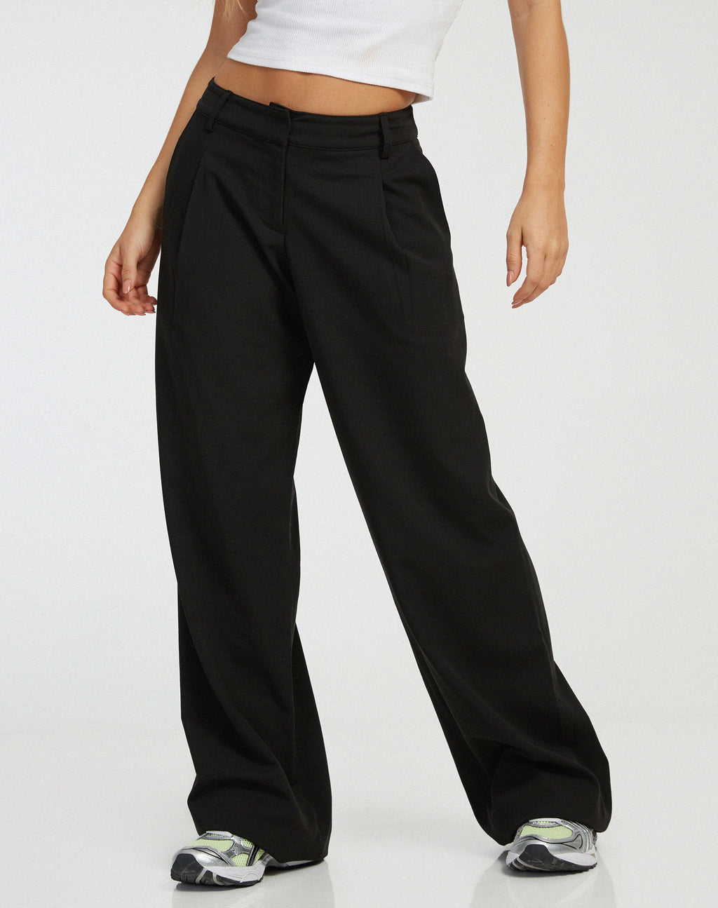 Hondra Hose mit weitem Bein in Schwarz