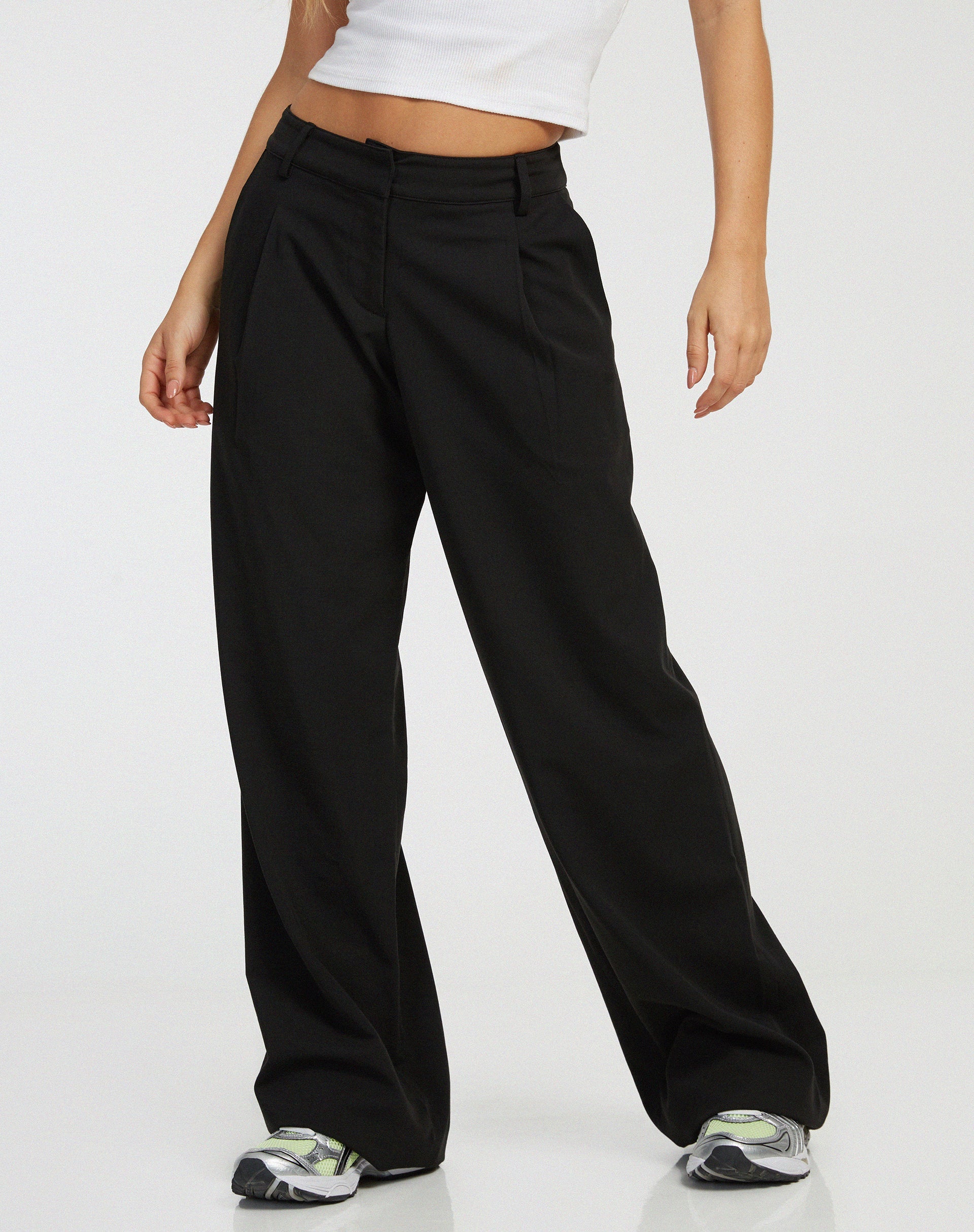 Abbildung der Hondra Wide Leg Trouser in Schwarz