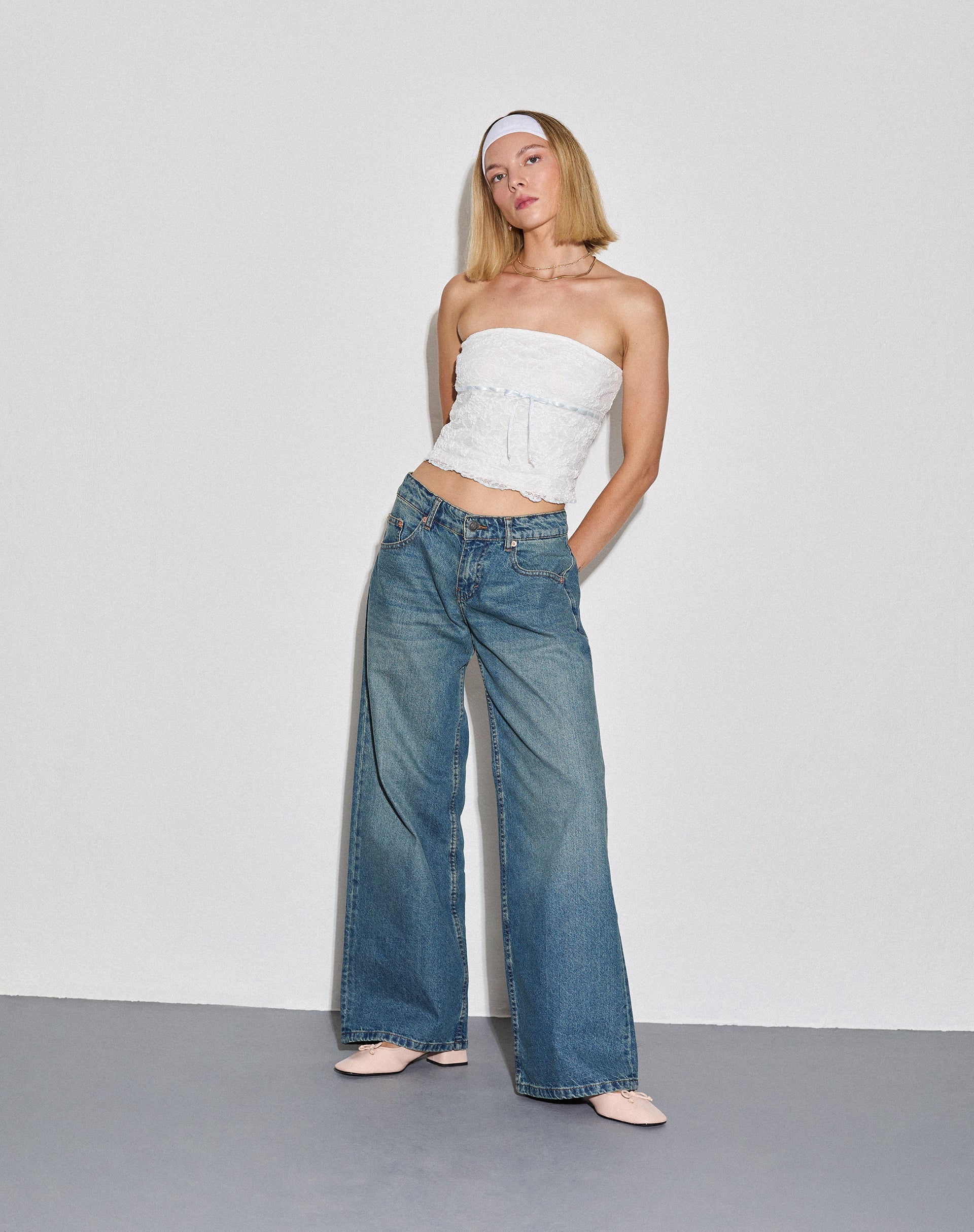 Image of Ilina Bandea Top aus Spitze Elfenbein