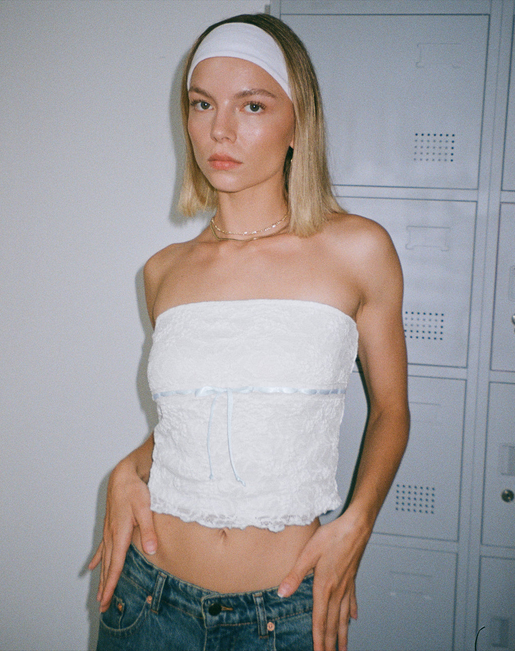 Ilina Bandeau-Top aus Spitze in Elfenbein