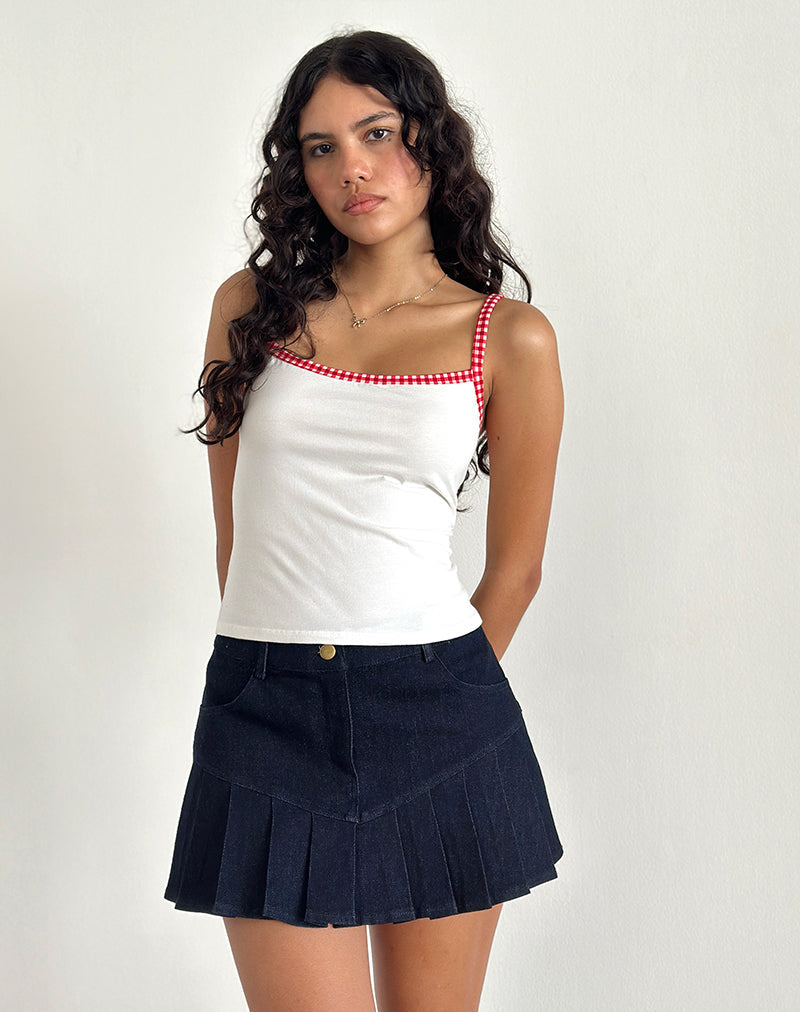 Ilisna Top in Weiß mit roter Gingham-Bindung