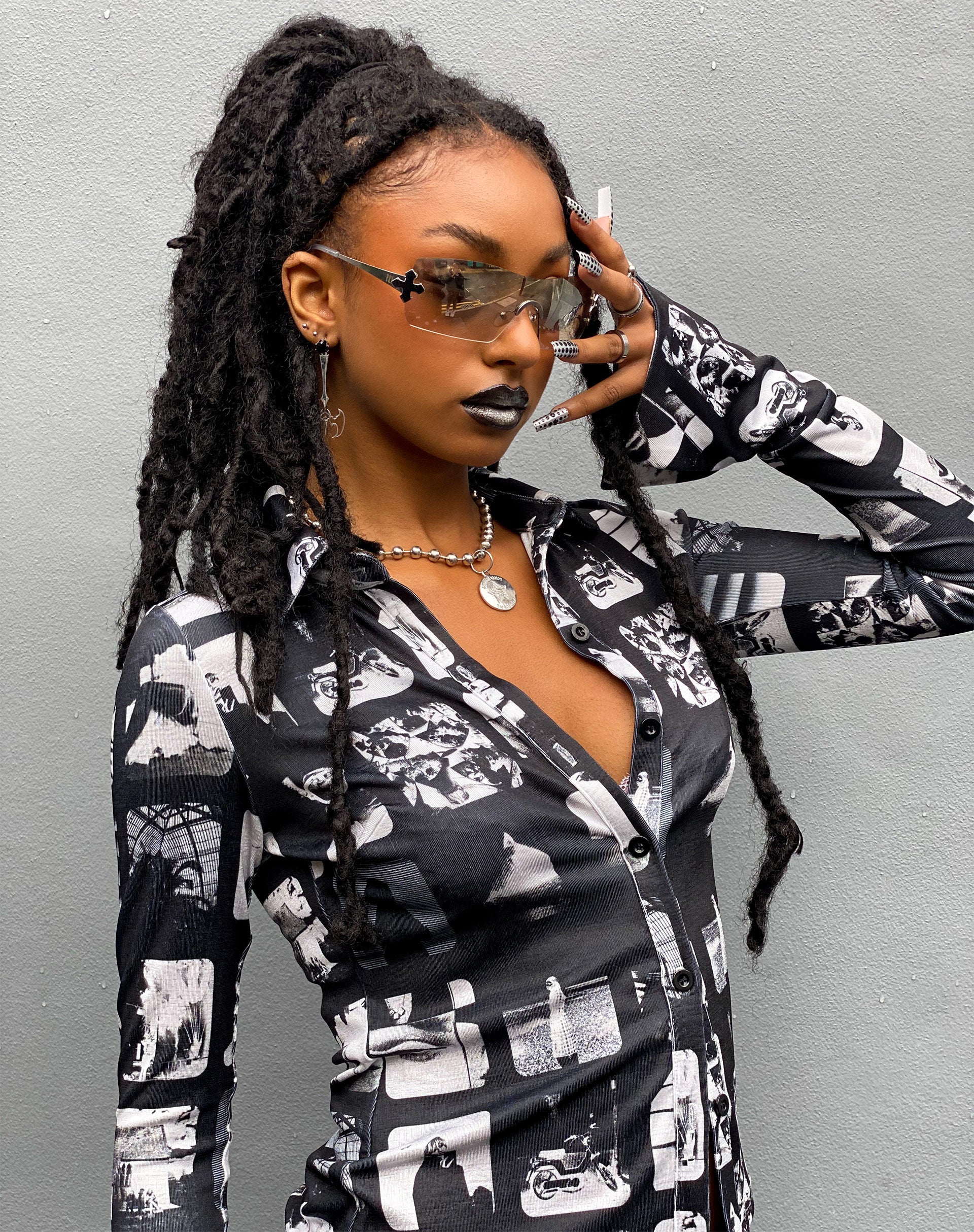 Bild von Keani Shirt in Mono Photographic Black
