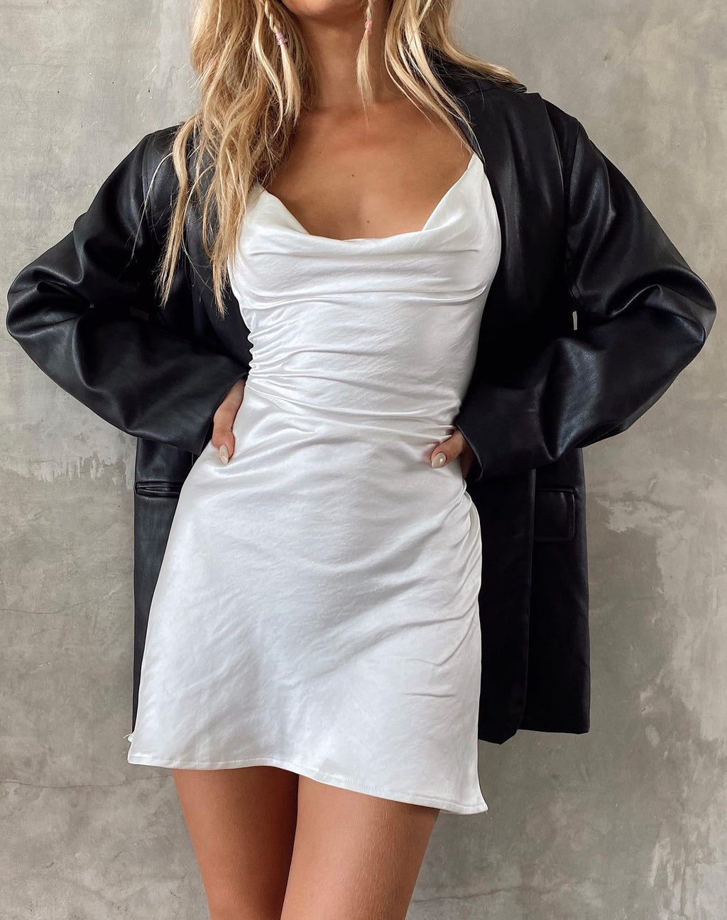 Paiva Slip-Kleid aus Satin in Elfenbein