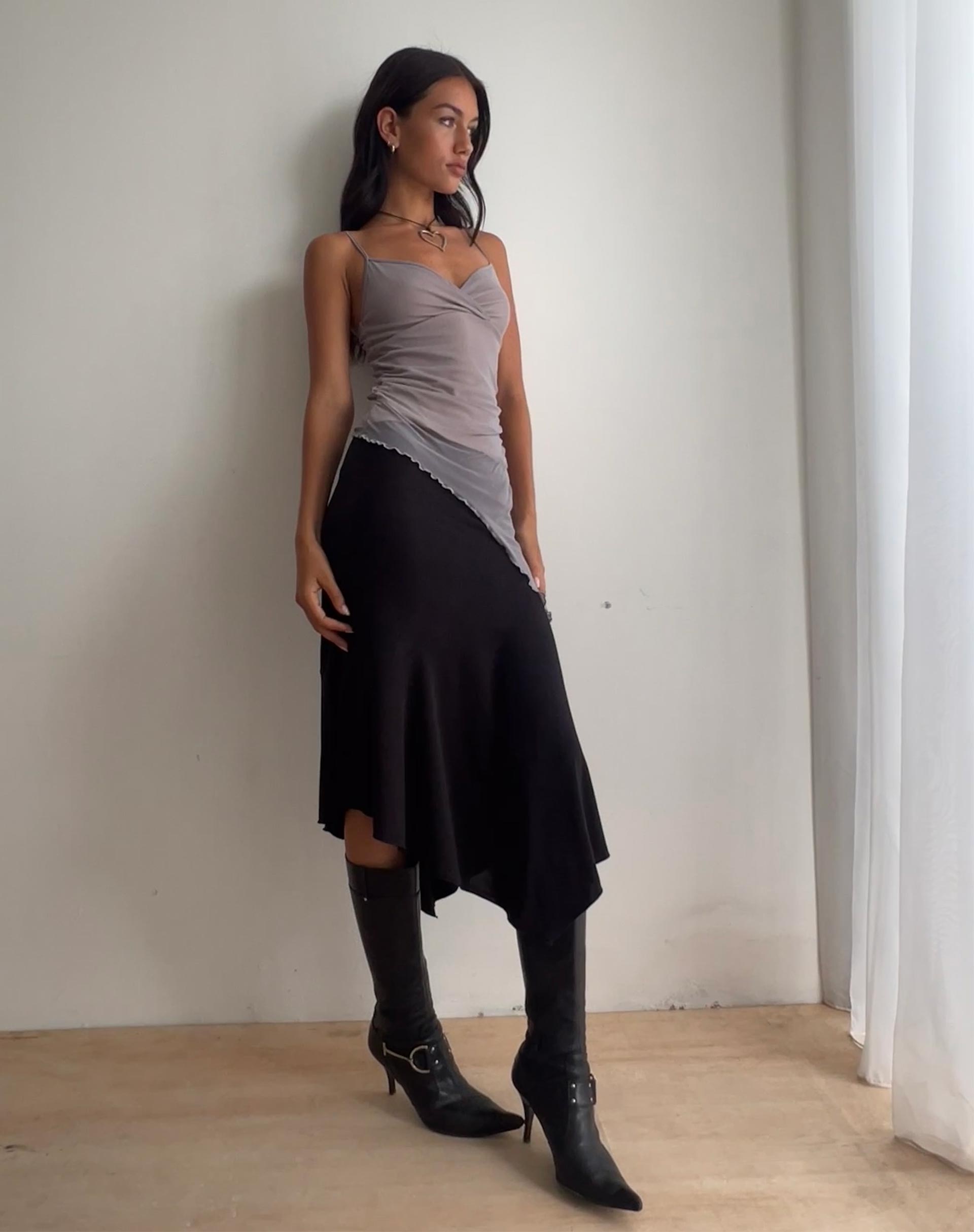 Bild von Cinta Low Rise Midirock in Schwarz