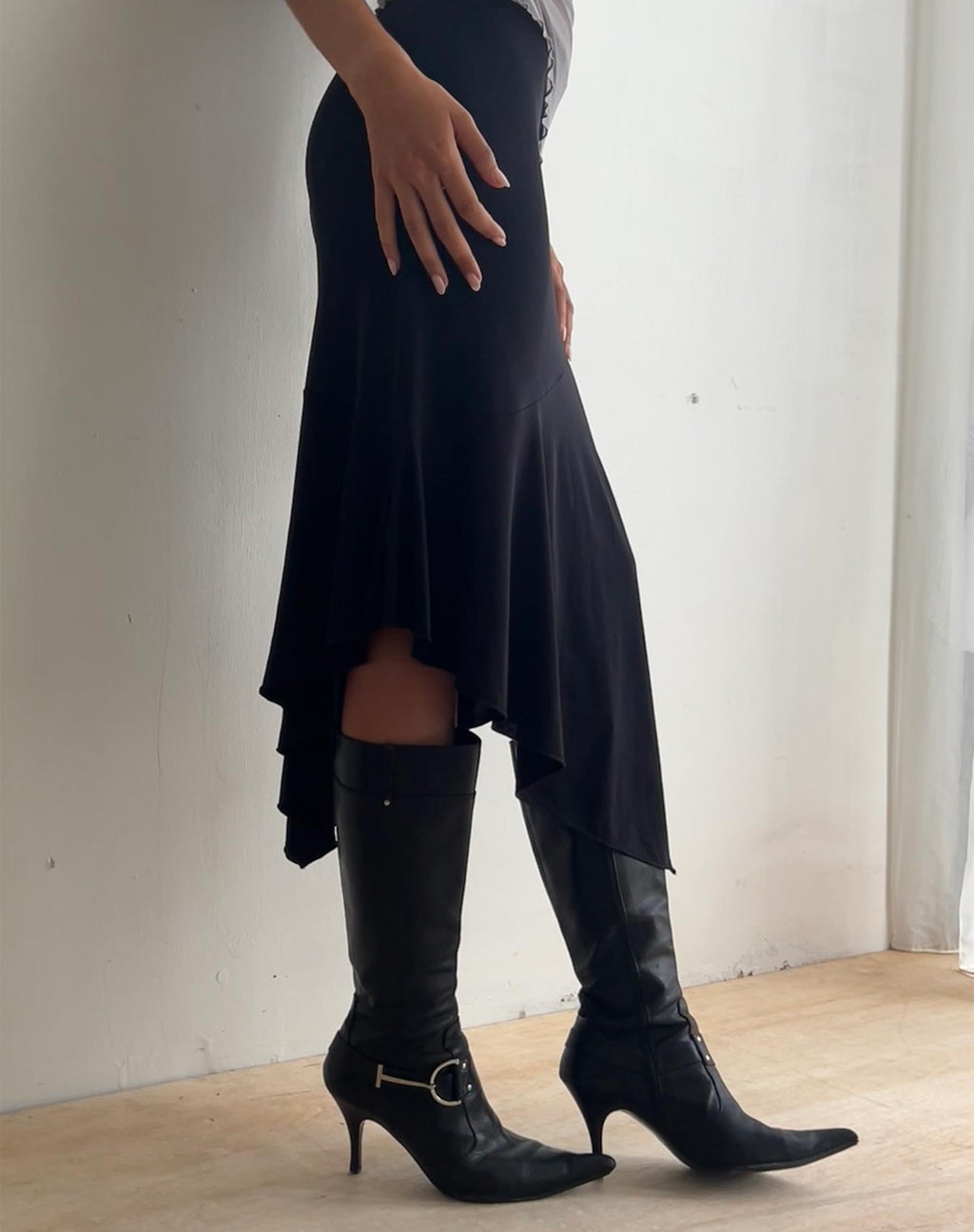 Cinta Low Rise Midirock in Schwarz