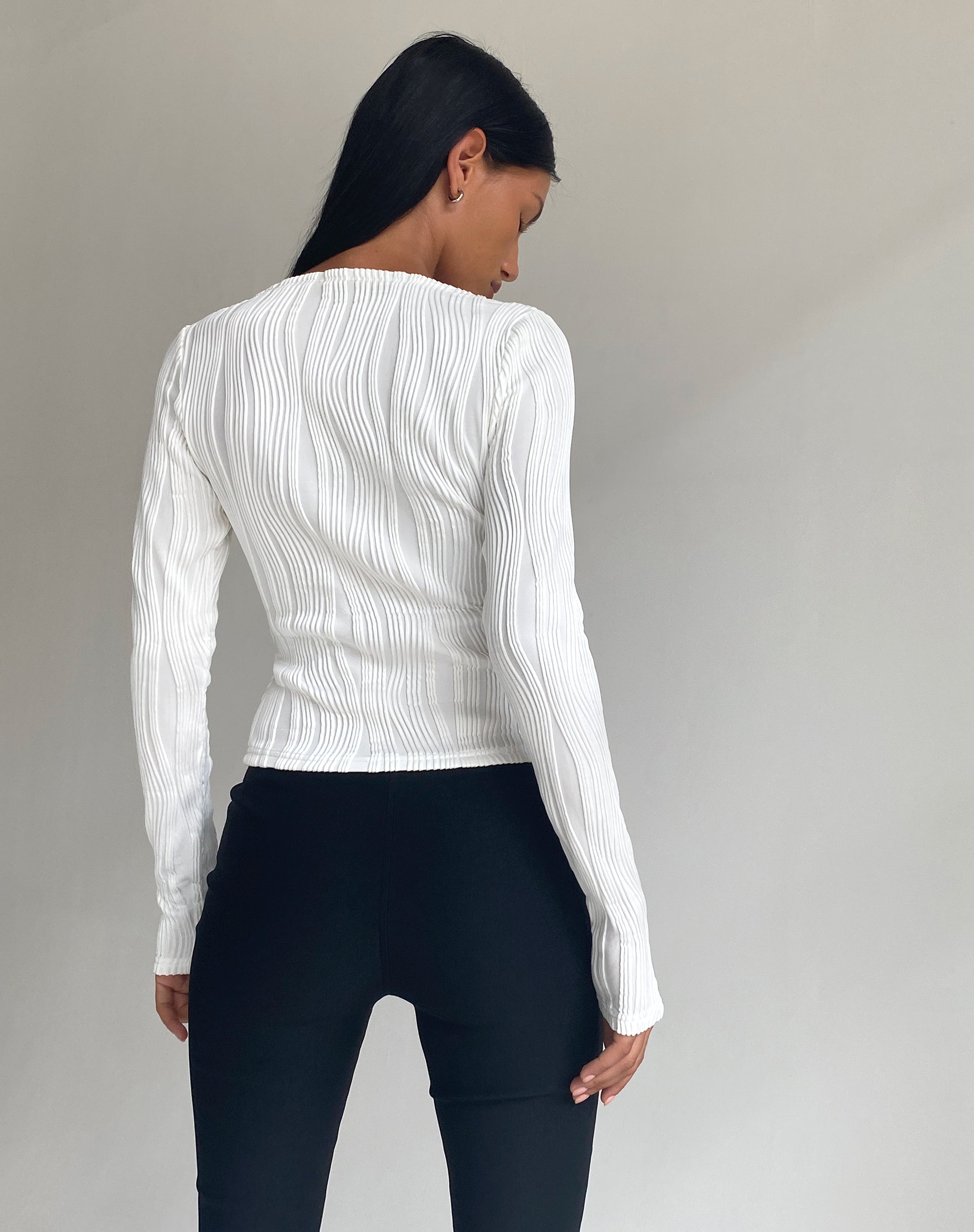 Image of Amabon Langärmeliges Crop Top in Crinkle Weiß