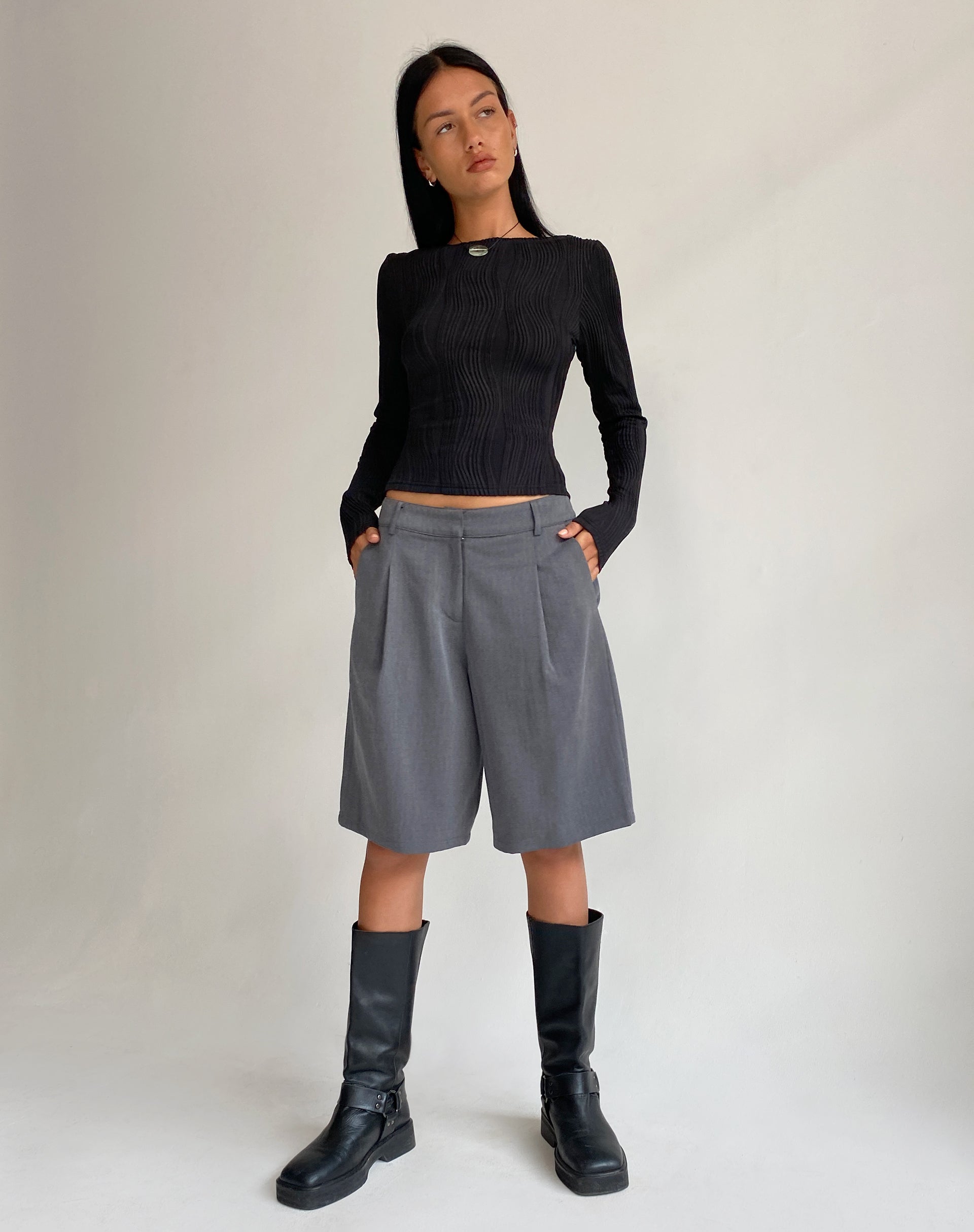 Image of Amabon Langärmeliges Crop-Top in Crinkle Schwarz