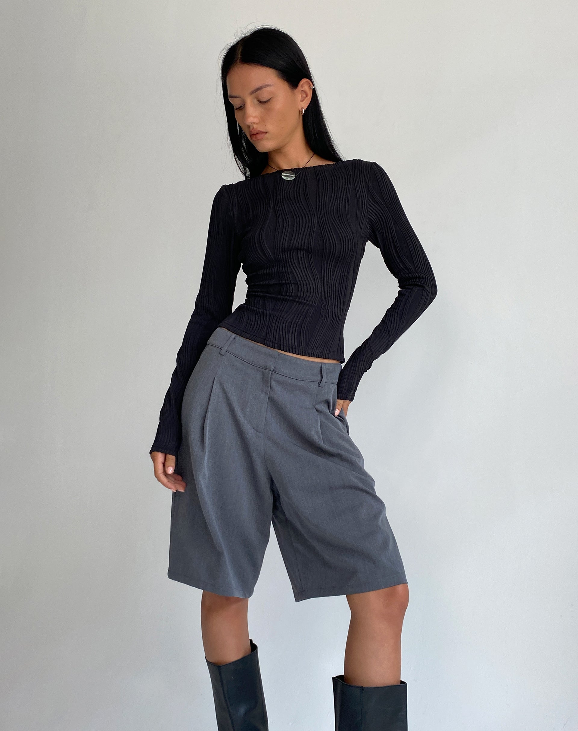 Image of Amabon Langärmeliges Crop-Top in Crinkle Schwarz