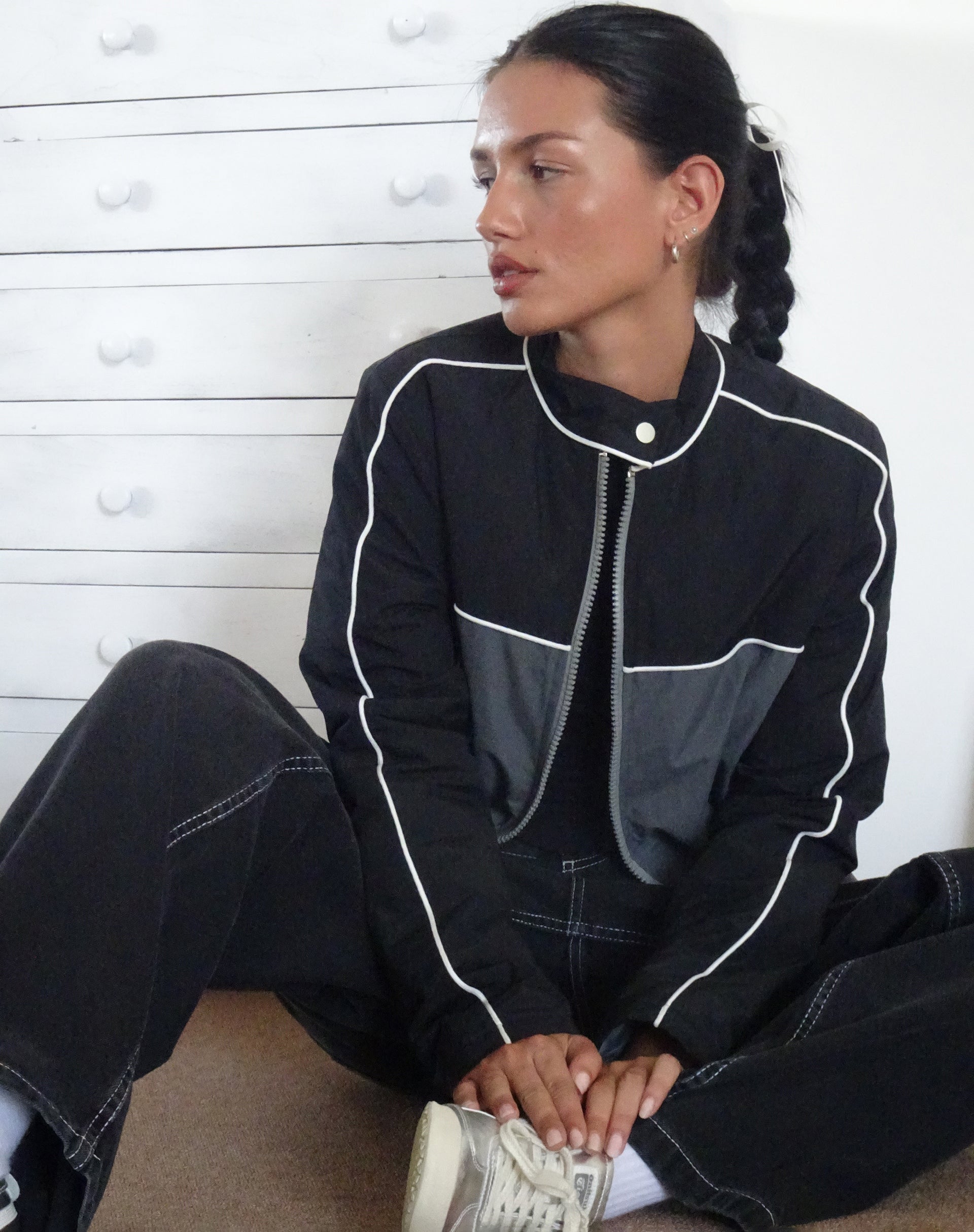 Image of Indira Jacke in Schwarz und Dunkelgrau