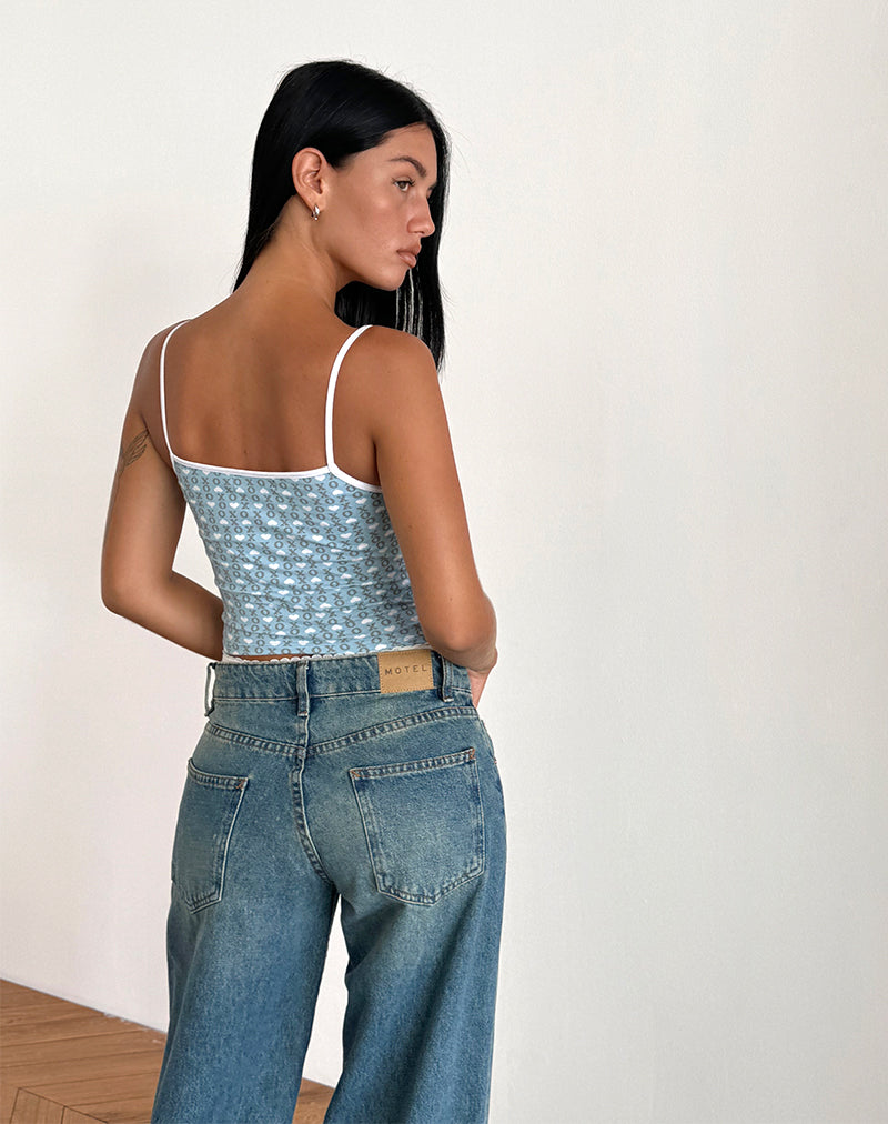 Bild von Isna Cami Top in Powder Blue XO Heart Print