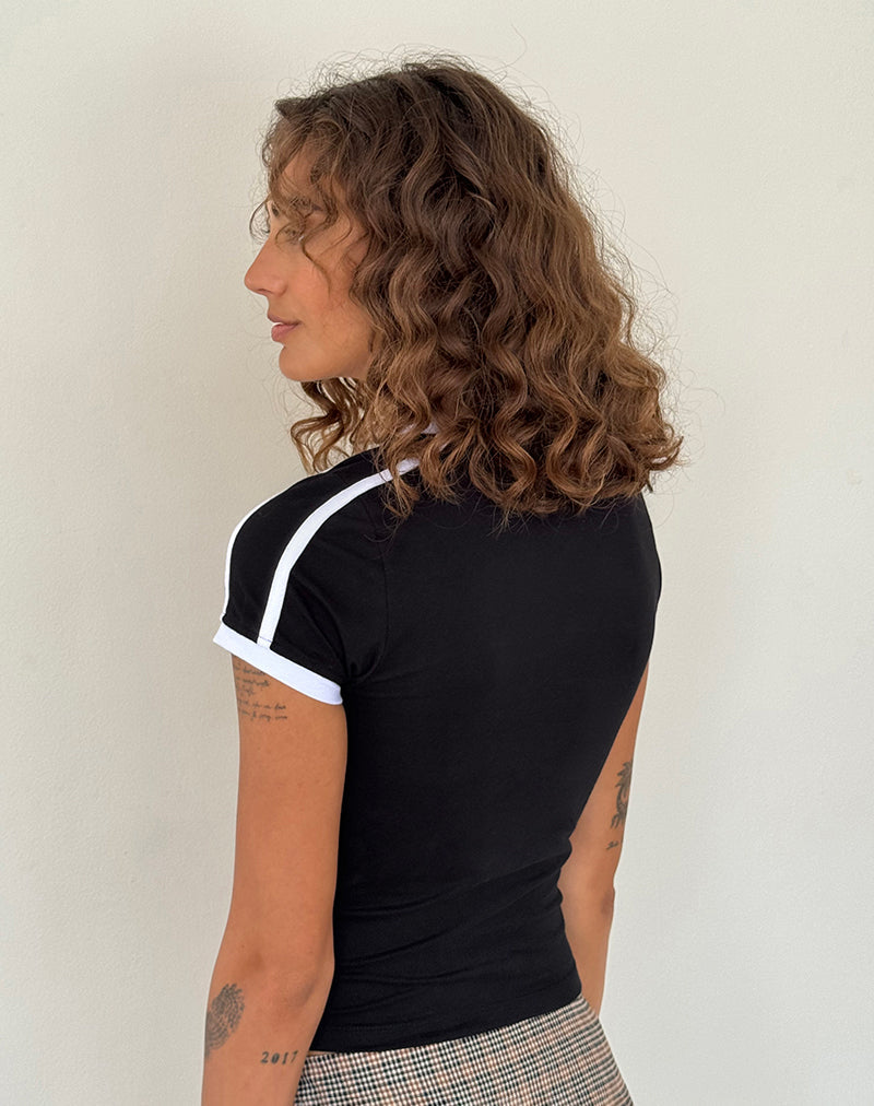 Bild von Izolde Baby Tee in Schwarz mit weißem Einband und M-Stickerei