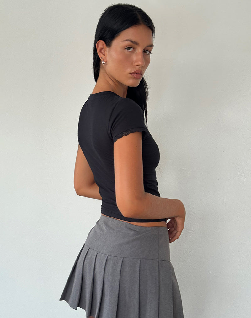 Bild von Izzy Lace Trim Tee in Schwarz Lace Up Heart Motif