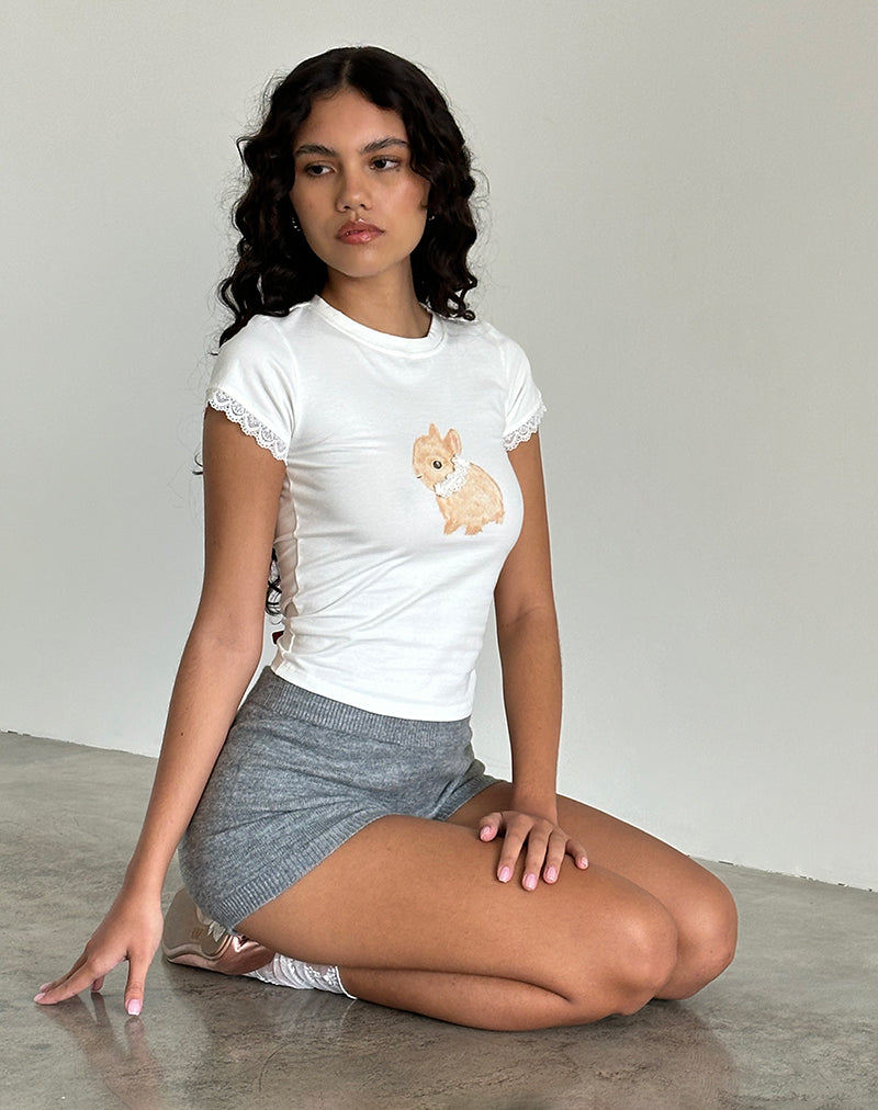 Bild von Izzy Top in Off White mit Kaninchenprint