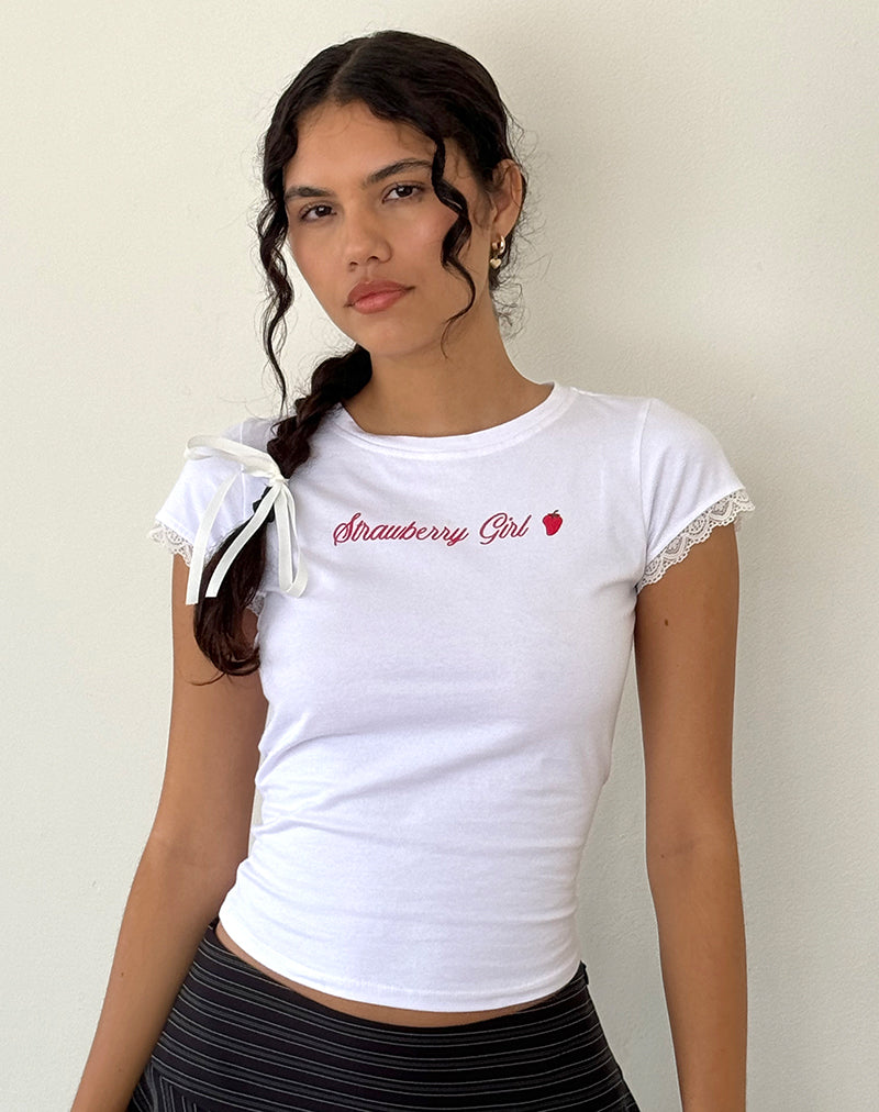 Bild von Izzy Top in Weiß Strawberry Girl Script