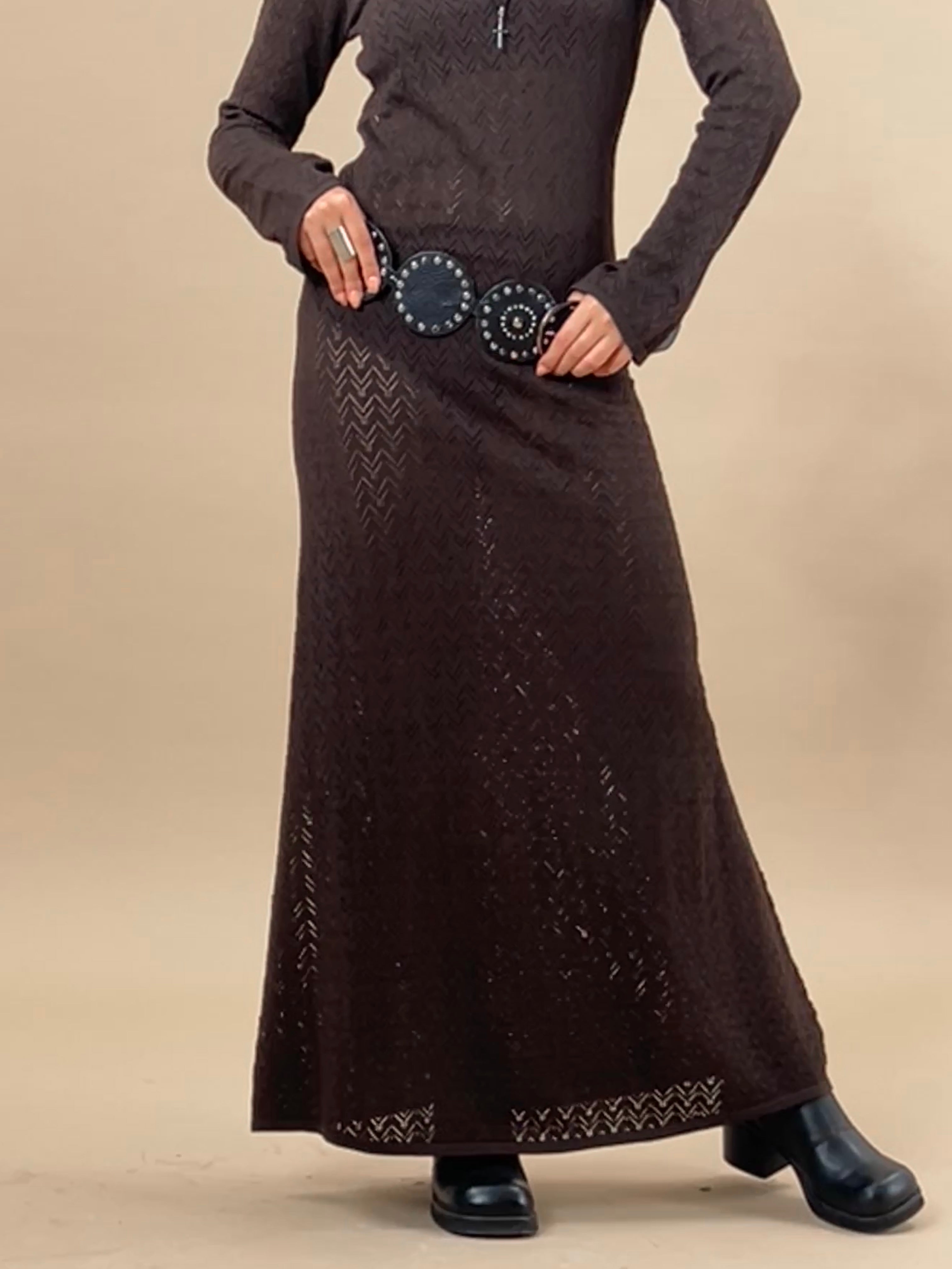 Bild von Jadie Langärmeliges Maxikleid in Kaffee