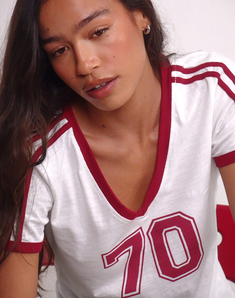 Abbildung: Janan Top in Off White mit rotem Adrenalin-Band