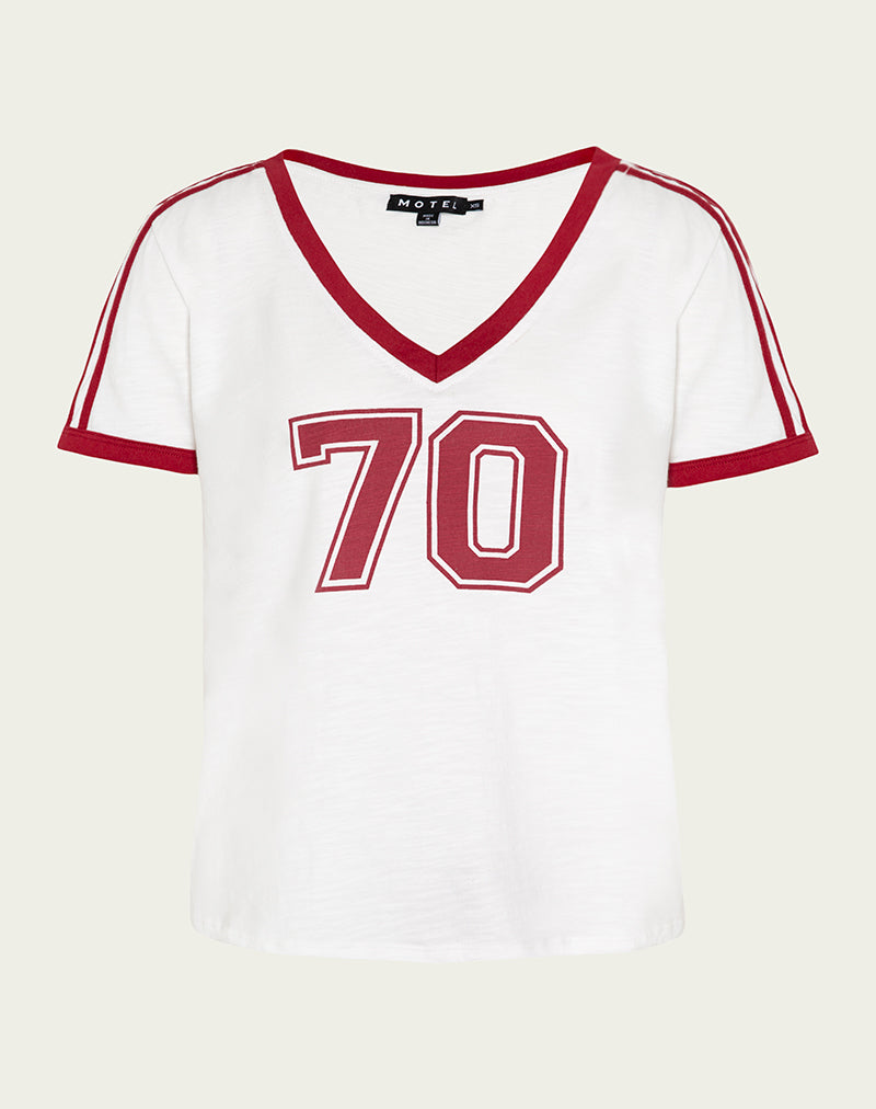 Abbildung: Janan Top in Off White mit rotem Adrenalin-Band