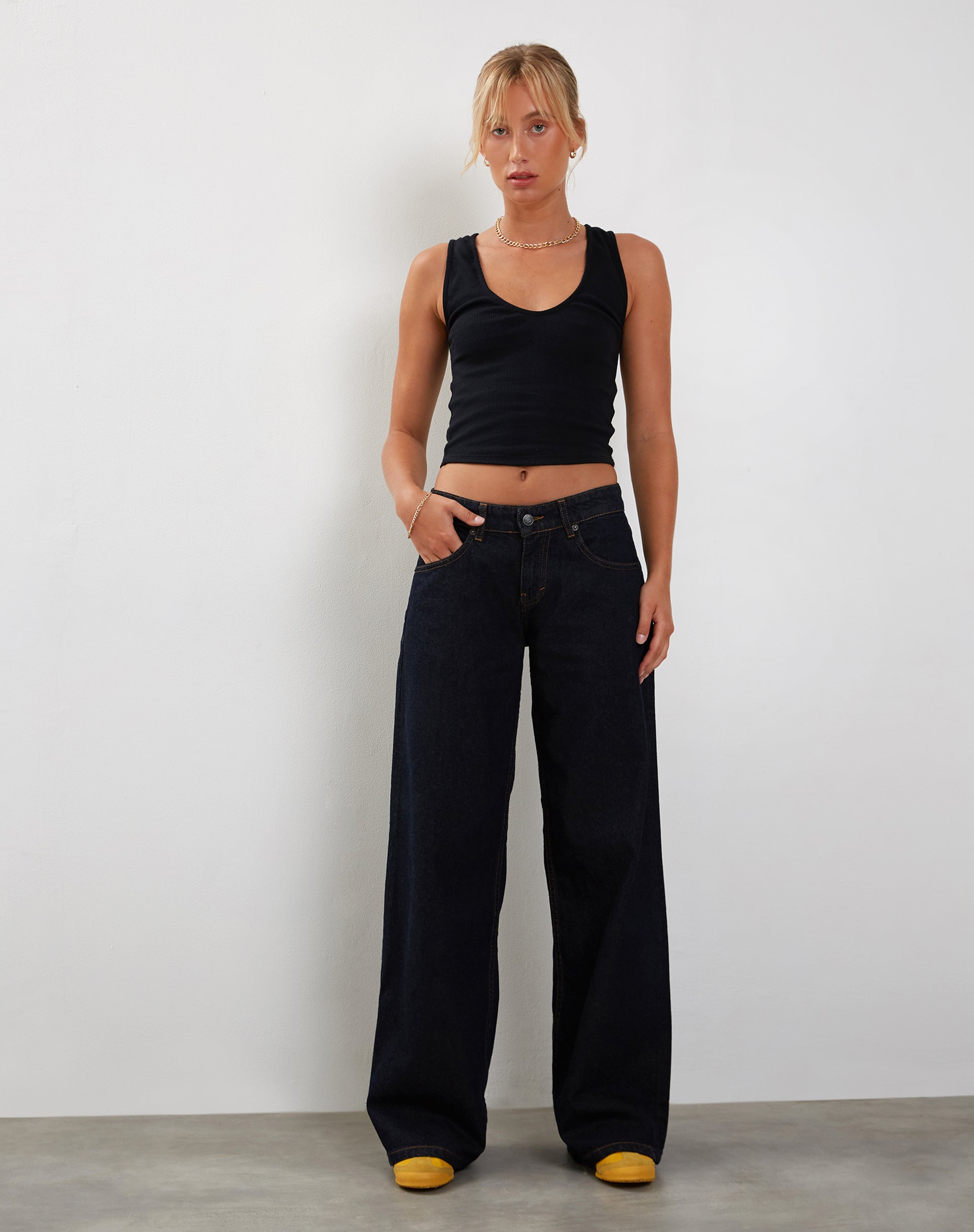 Image of Jastio Vest Top aus schwarzem gerippten Jersey