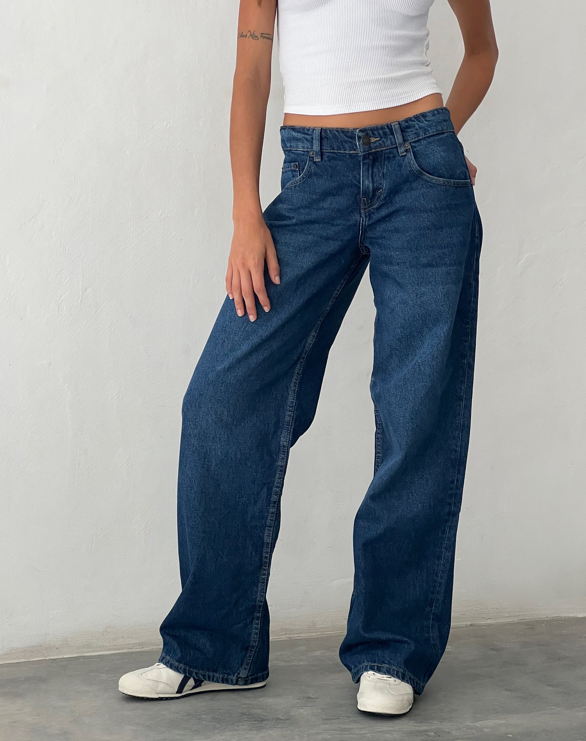 Bild von Low Rise Parallel Jeans in Mid Blue Used