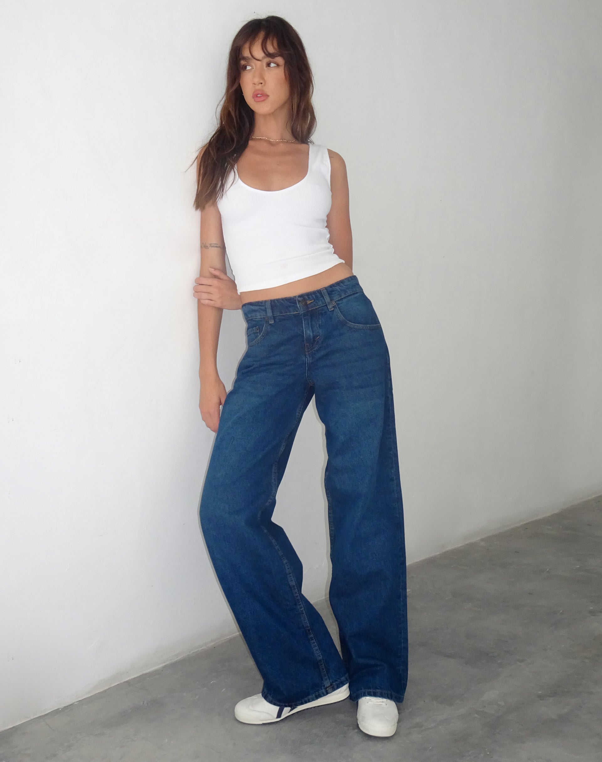 Bild von Low Rise Parallel Jeans in Mid Blue Used