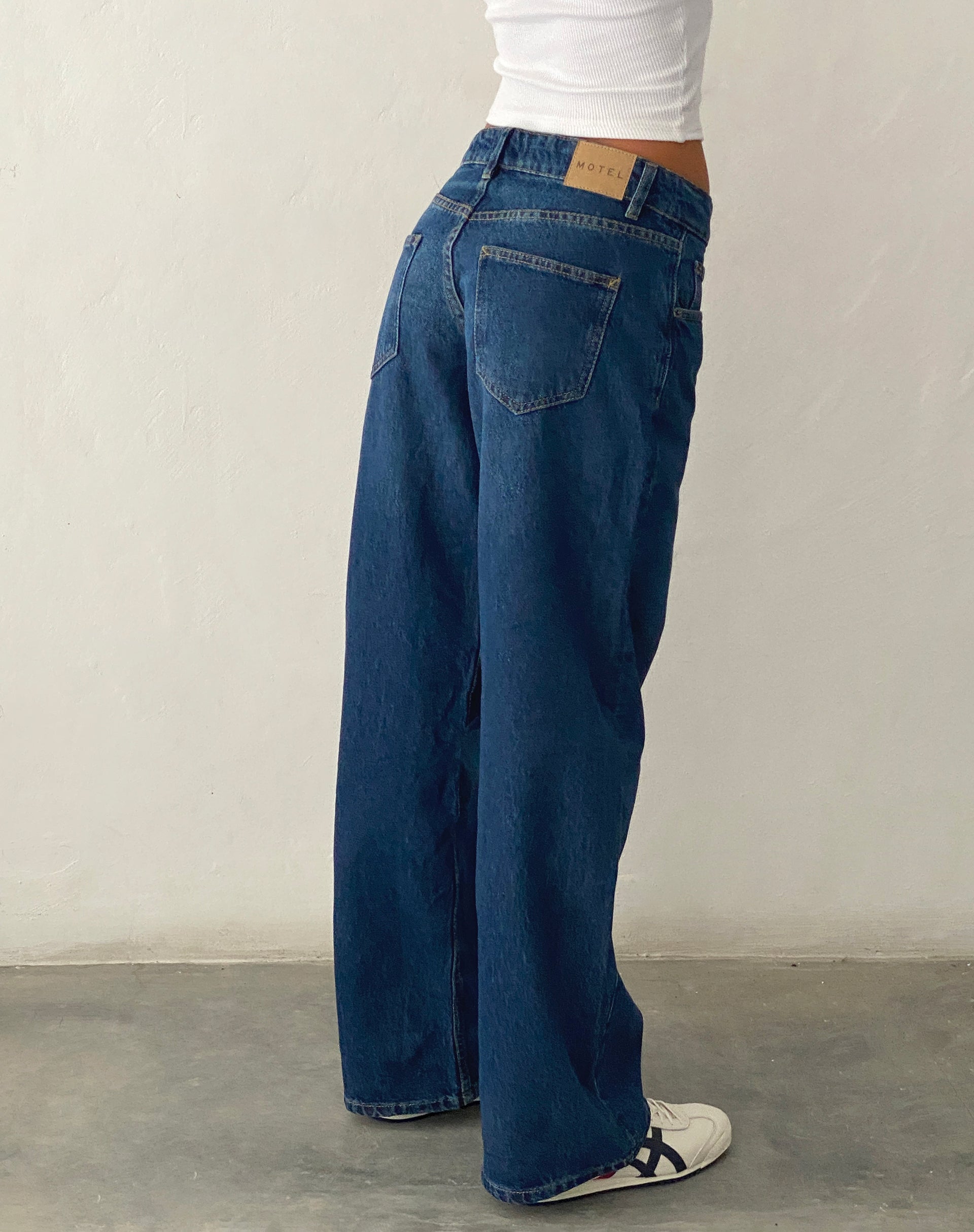 Bild von Low Rise Parallel Jeans in Mid Blue Used