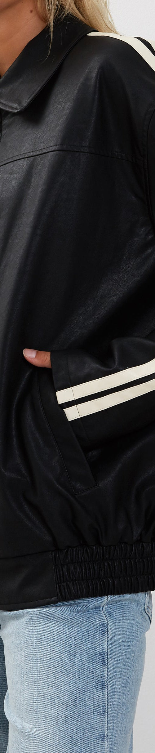 Image of Javana Zip Up Jacke in PU Schwarz mit Beige Streifen