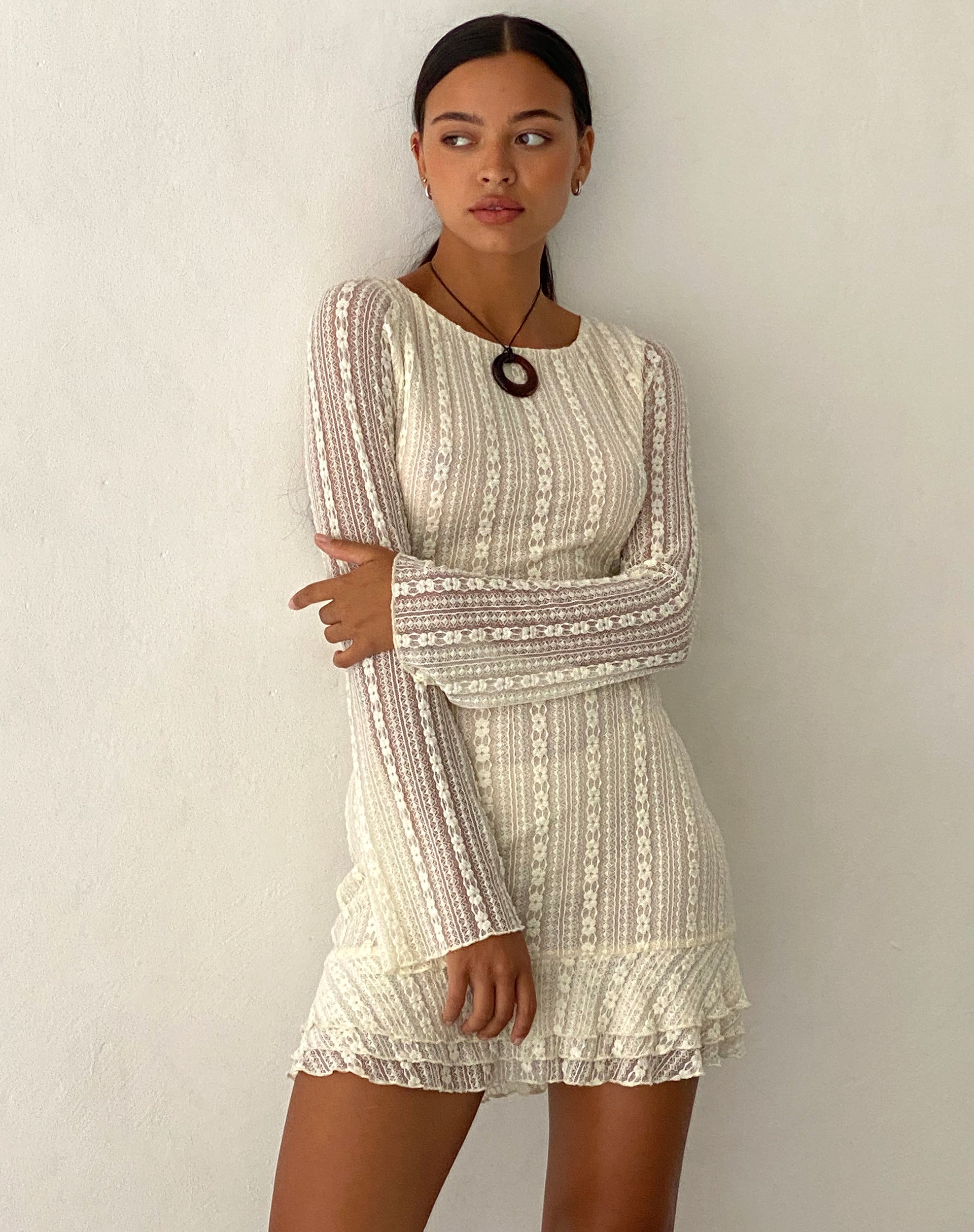 Image of Jeilani Minikleid mit offenem Rücken und Spitze in Creme
