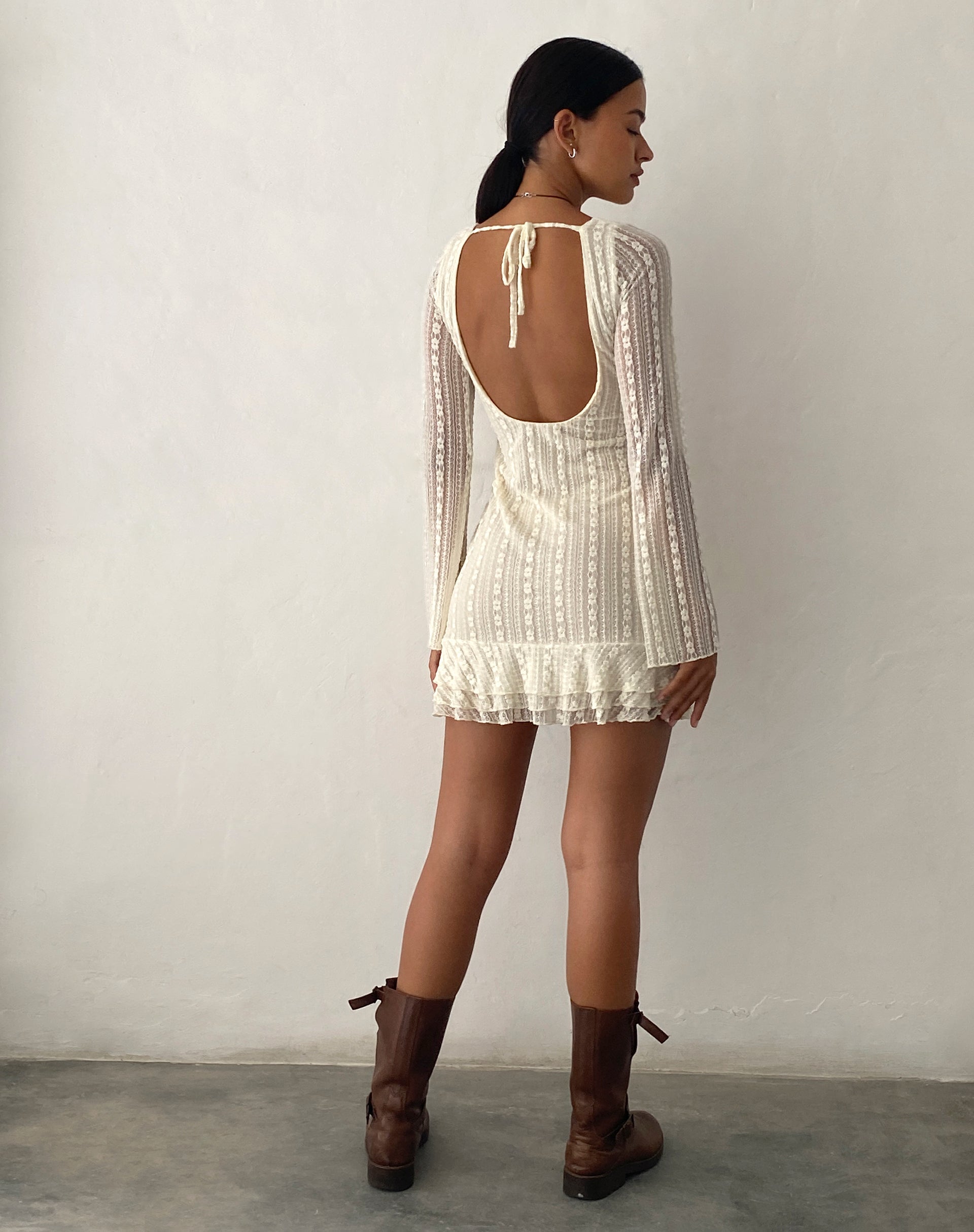 Image of Jeilani Minikleid mit offenem Rücken und Spitze in Creme