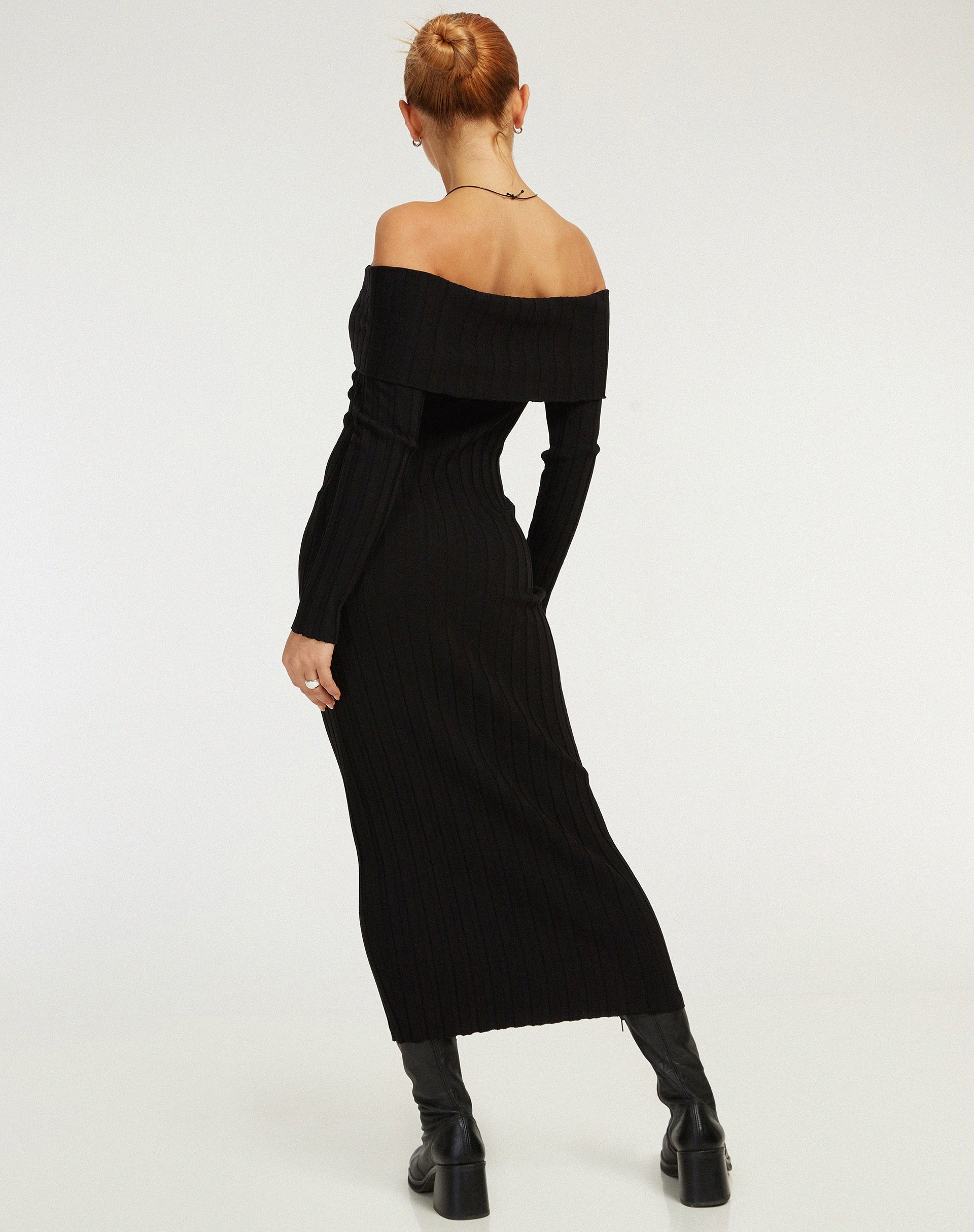 Bild von Jesuita Bardot Gestricktes Midikleid in Schwarz