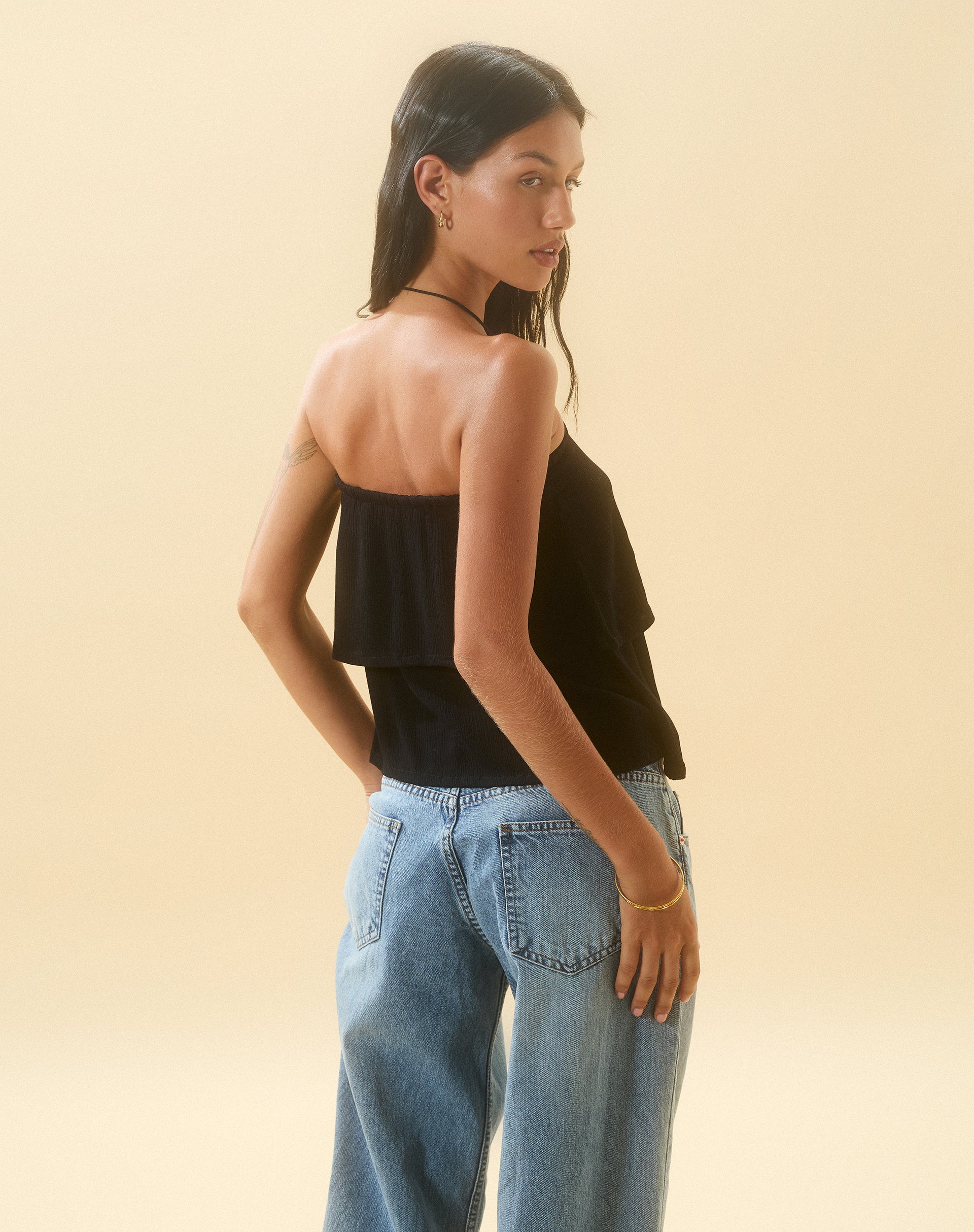 Bild von Jimin Layered Bandeau Top in Crinkle Black