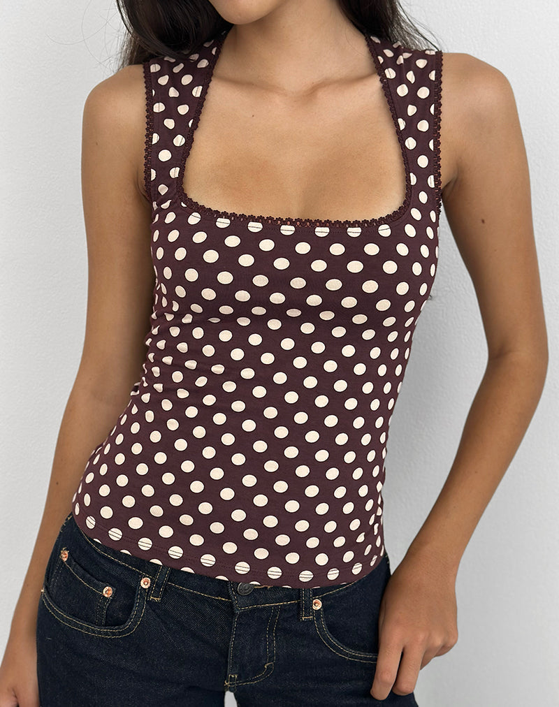 Image of Jinalo Sweetheart Top in Braun mit kleinen cremefarbenen Polka-Prints