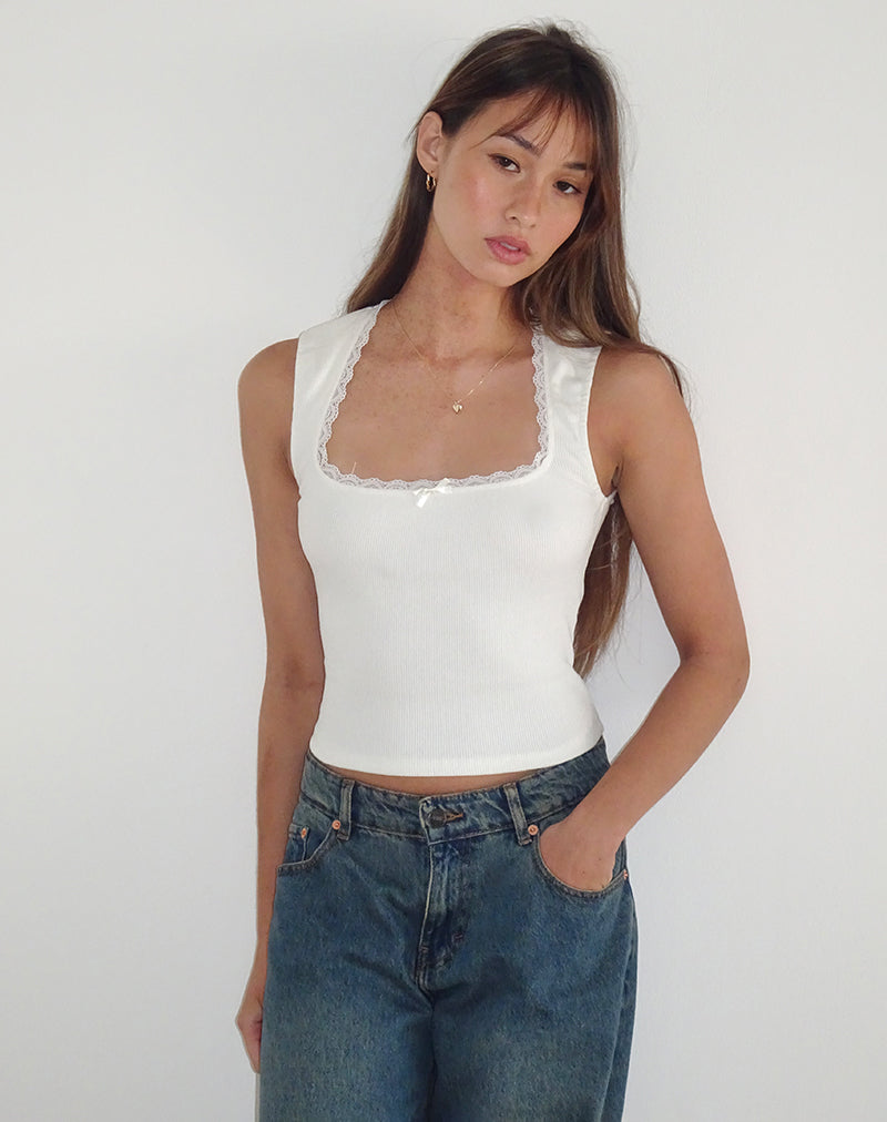 Image of Jinila Top in Off White mit Schleife und Spitzenbesatz