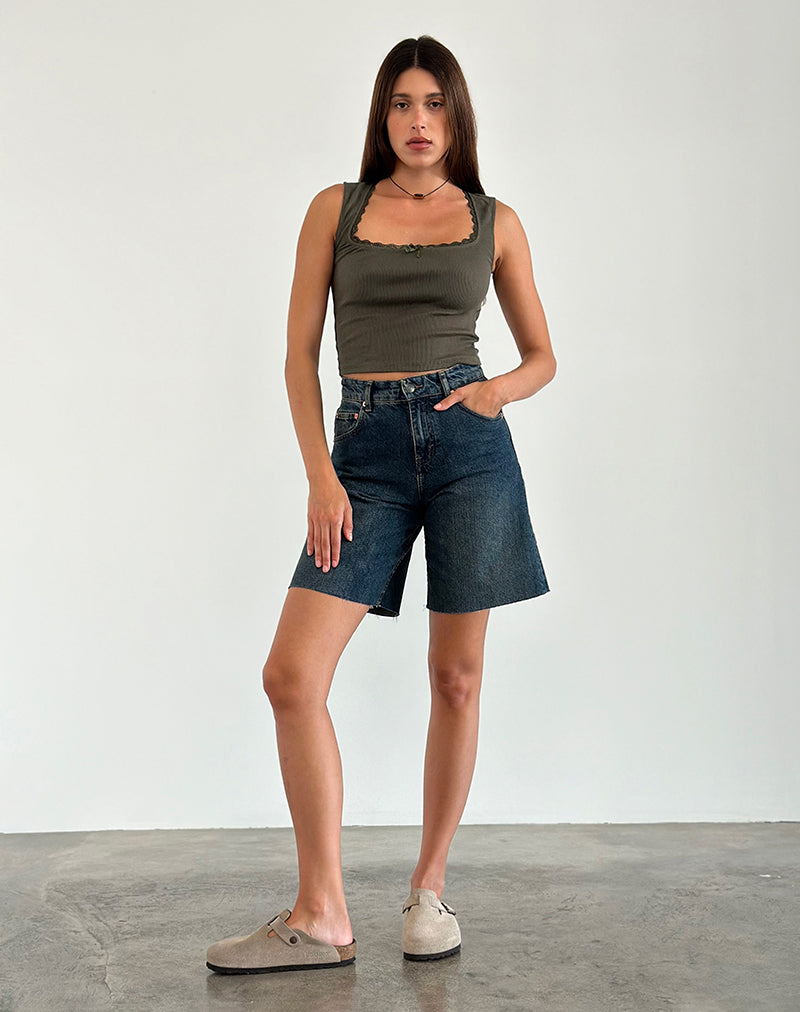 Image of Jinila Top in Oliv mit Spitzenbesatz und Schleife