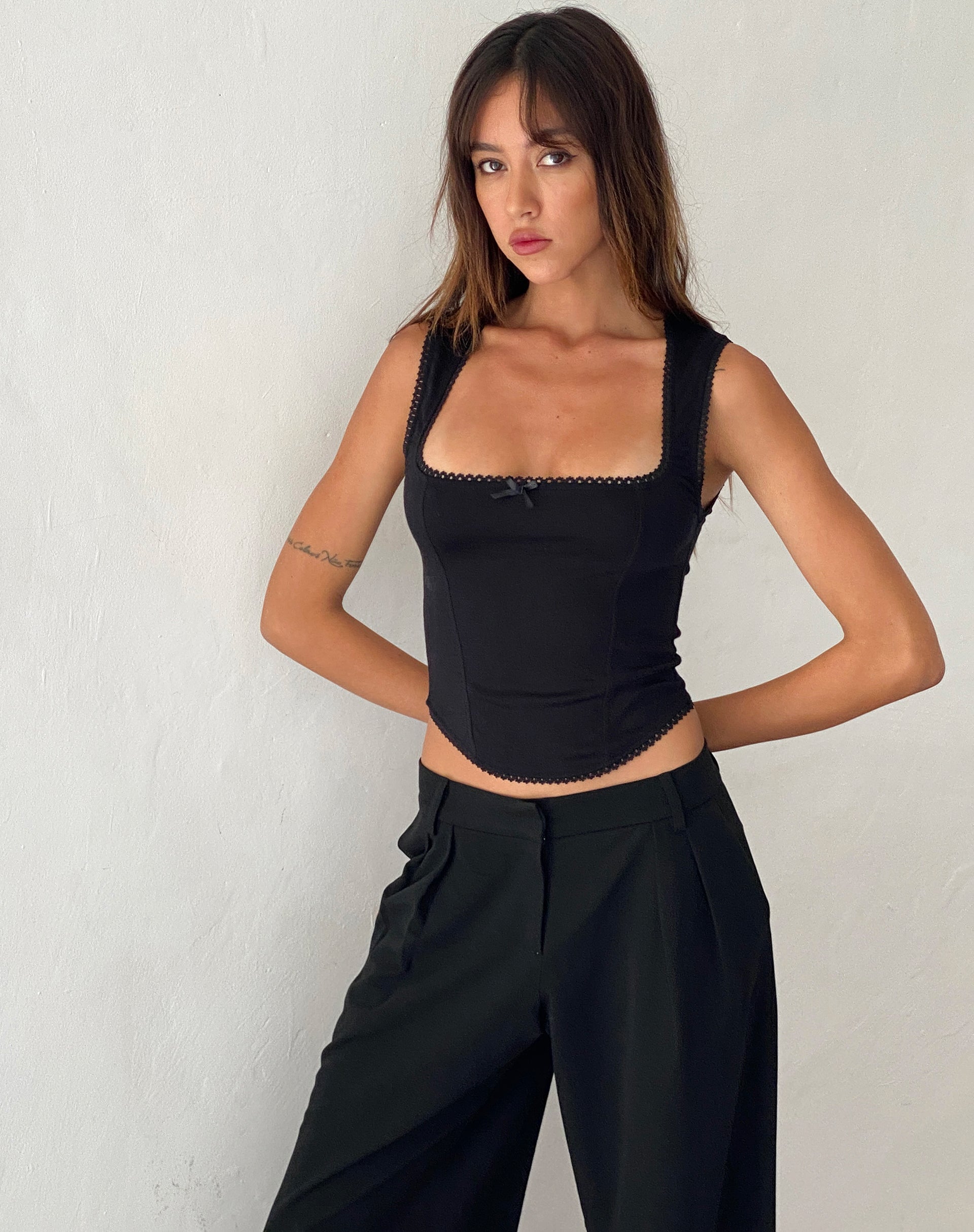 Image of Jinisa Korsett-Top aus schwarzem Satin