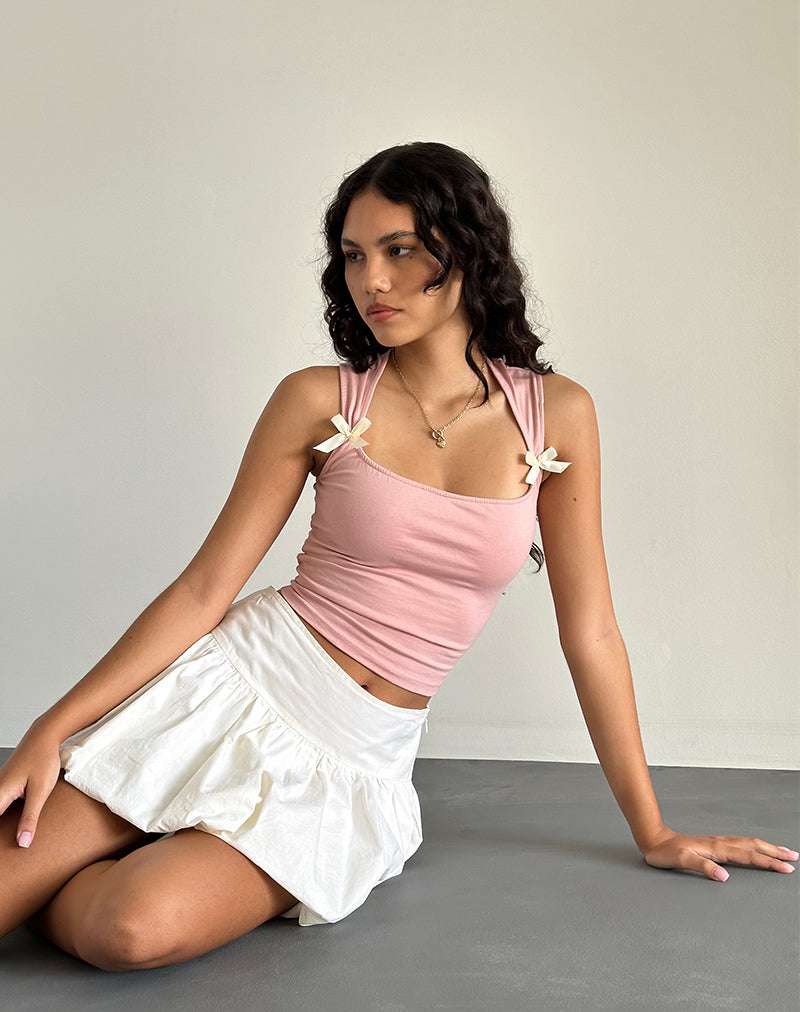 Jiniso Crop Top in Pink Lady mit elfenbeinfarbenen Schleifen