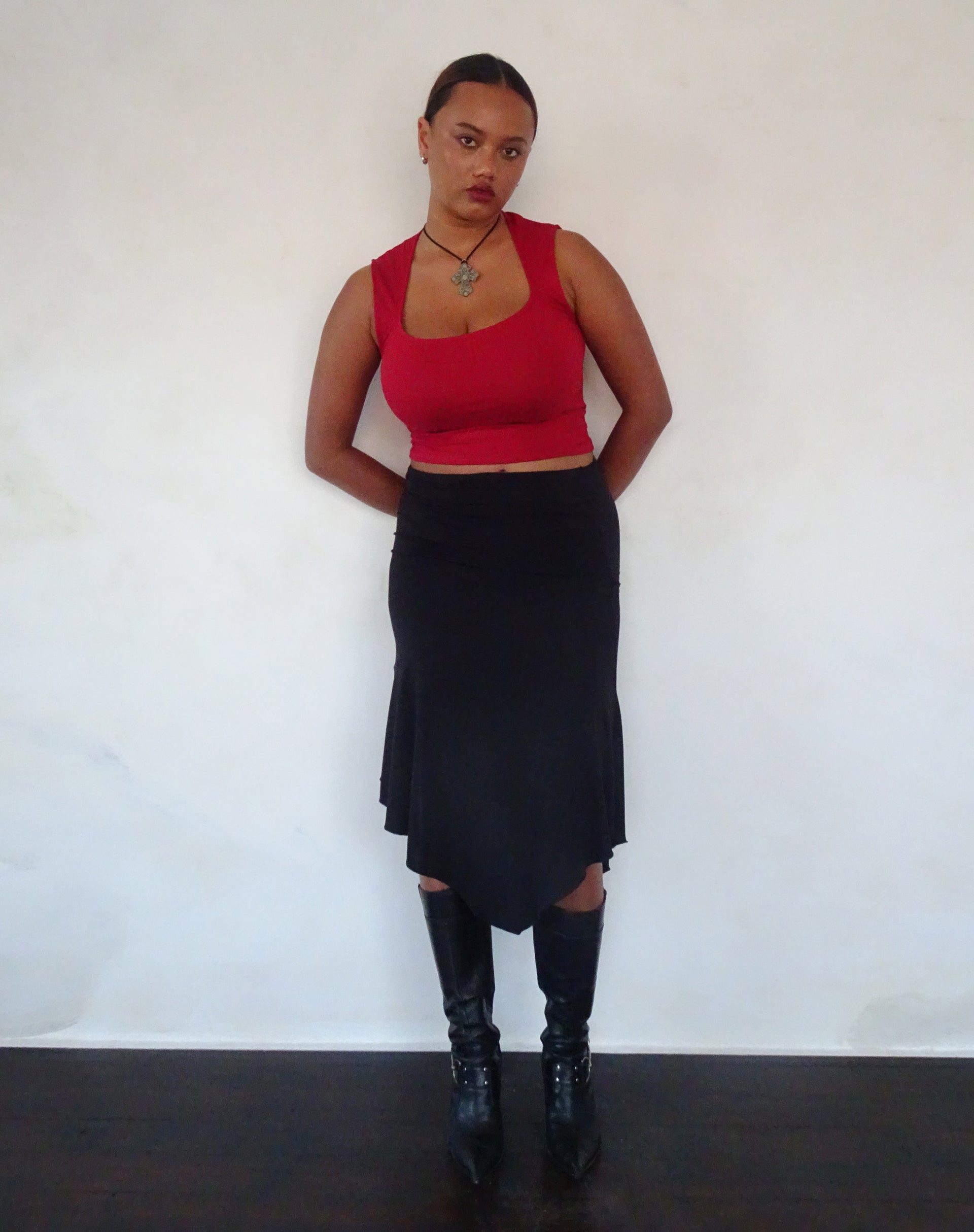 Bild von Jinsu Crop Top in Adrenalin Rot