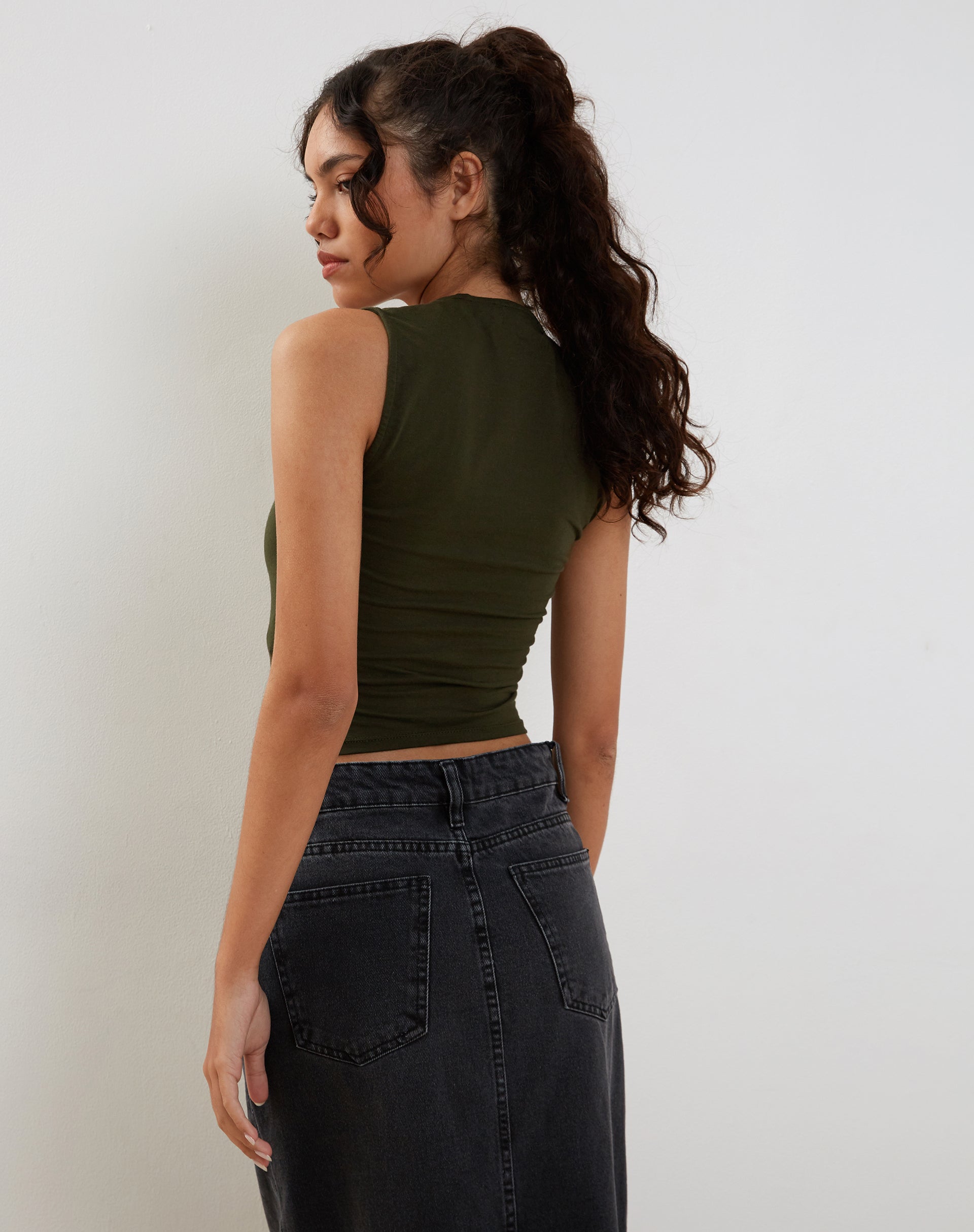 Bild von Jinsu Crop Top aus Lycra Olive