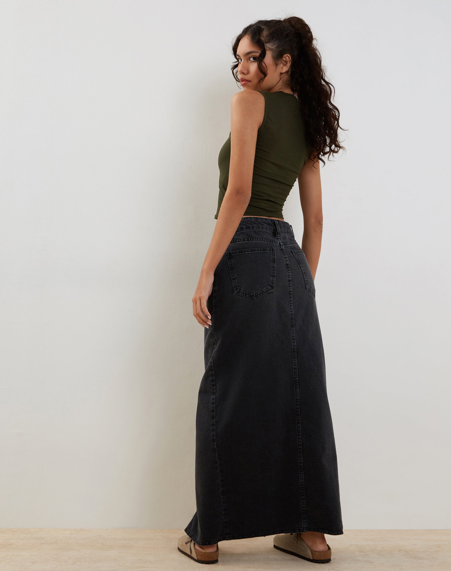 Bild von Jinsu Crop Top aus Lycra Olive