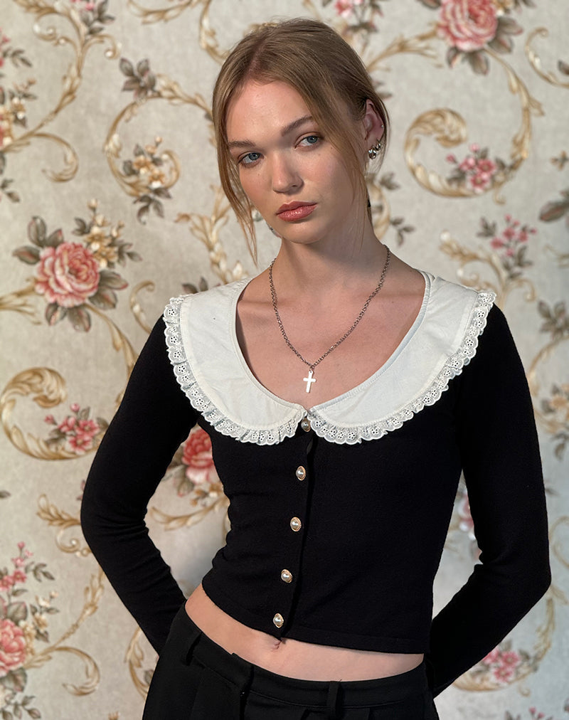 Image of Jodine Strickjacke in Schwarz mit weißer Rüsche