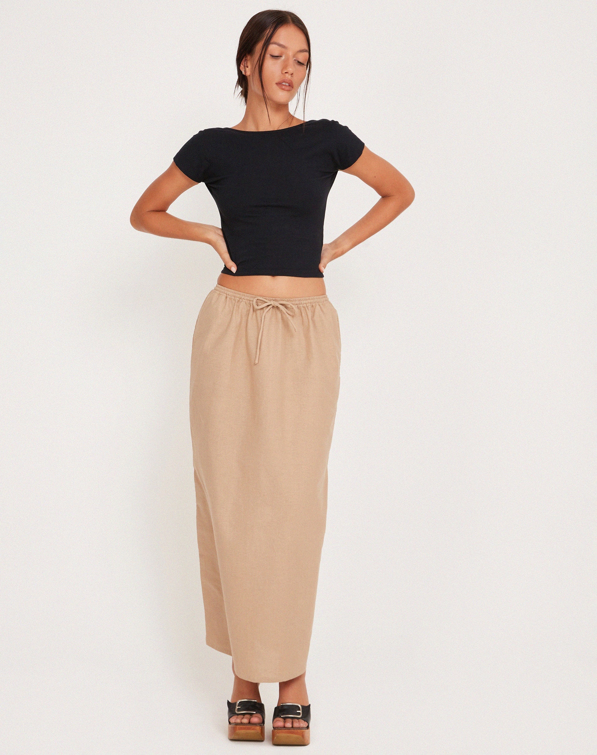 Bild von MOTEL X JACQUIE Joelene Tie Waist Maxi Rock in Light Taupe