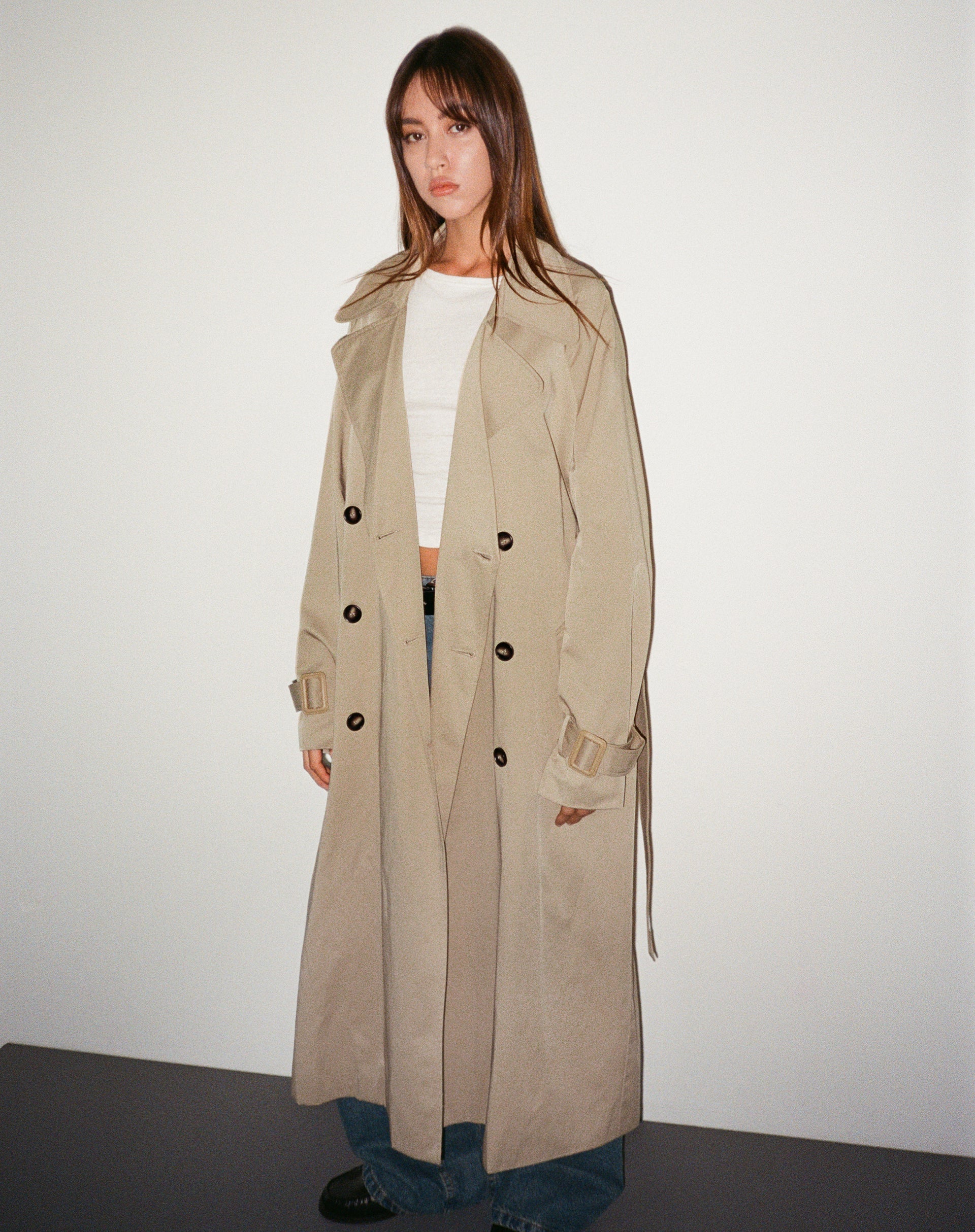 Image of Orcati Zweireihiger Trenchcoat in Tan