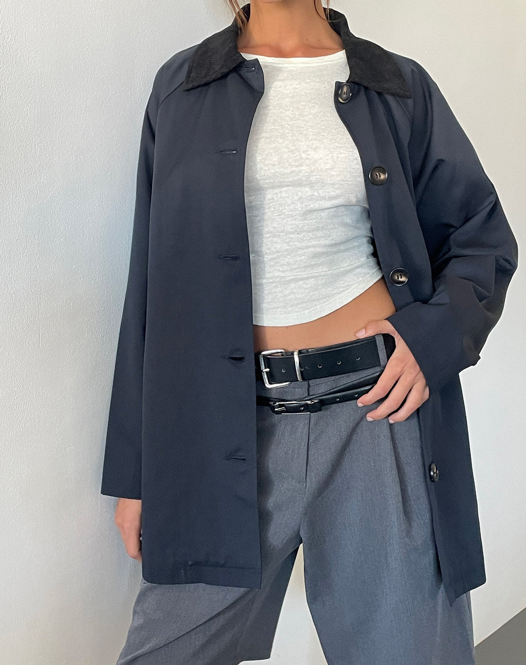 Izora Kurzer Trenchcoat in Marineblau