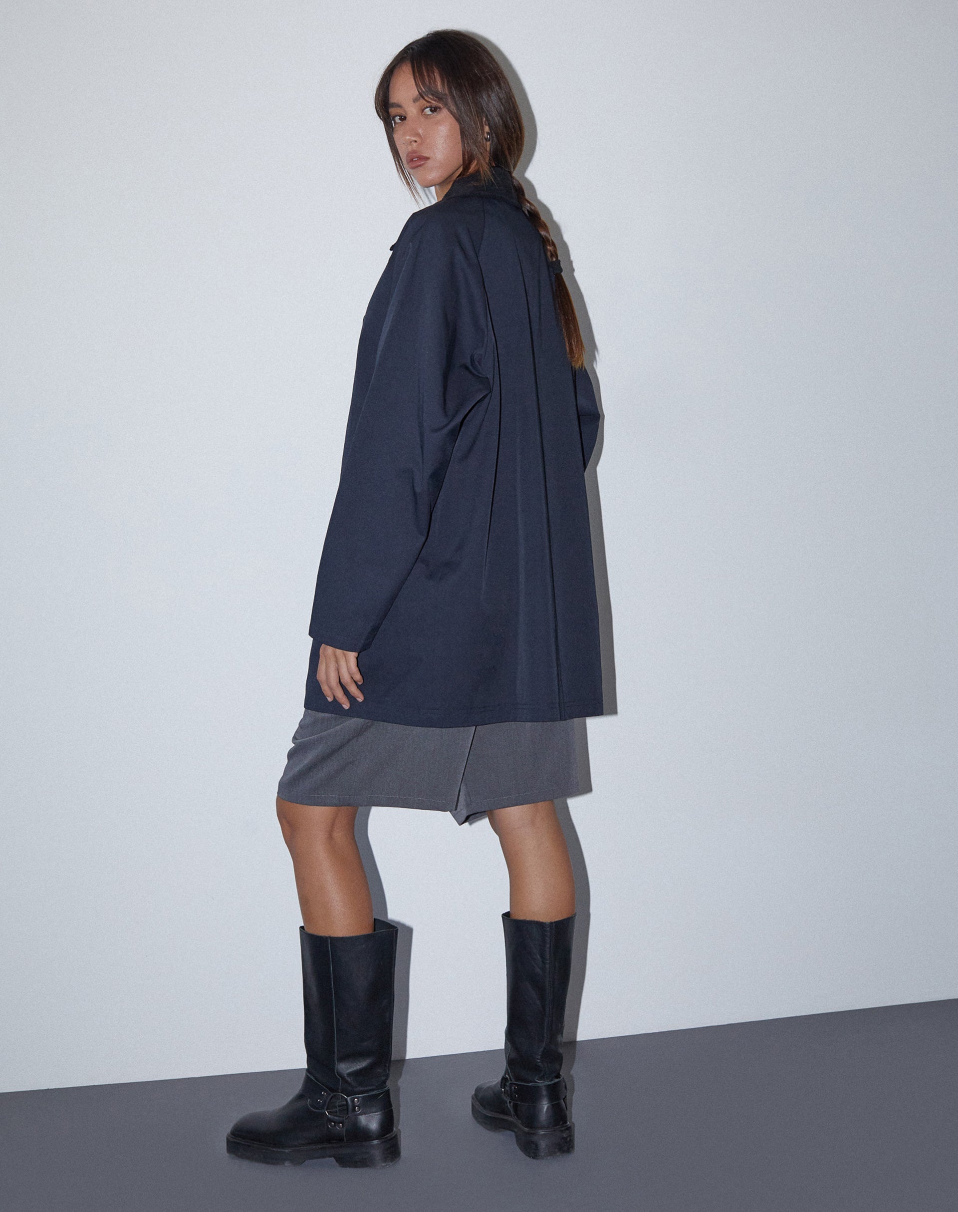 Image of Izora Kurzer Trenchcoat in Marineblau