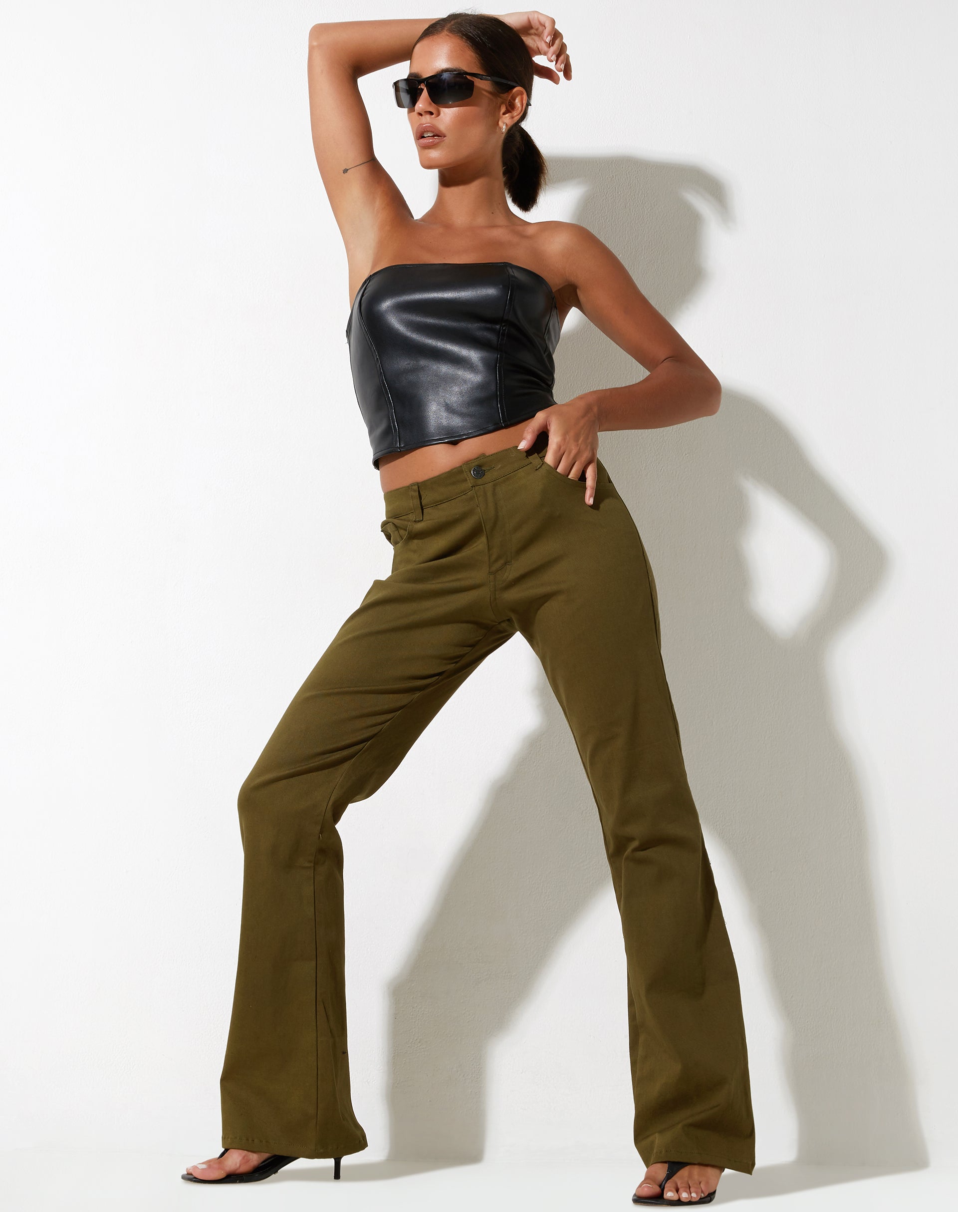 Abbildung der Jopan Hose in Twill Dark Olive